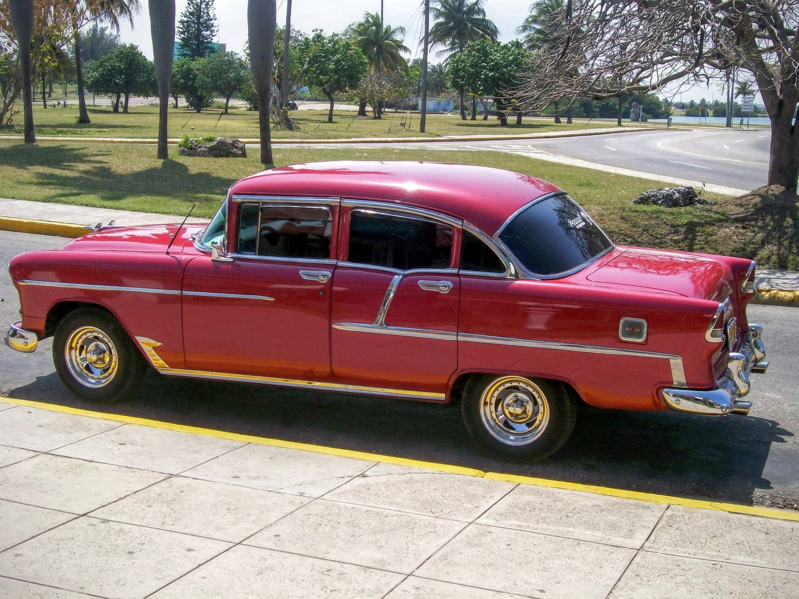 Kodak EASYSHARE C743 ZOOM DIGITAL CAMERA sample photo. Cuba and his beautiful cars  photography