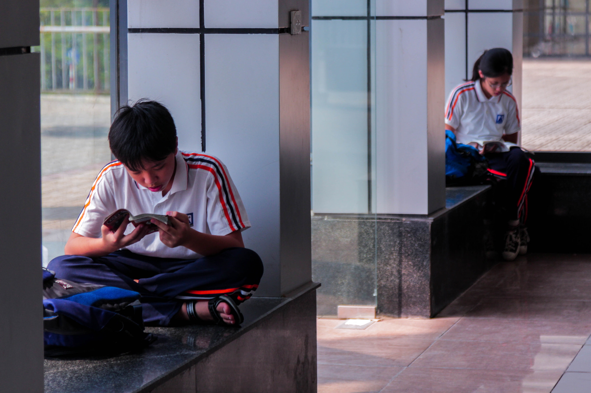 Canon EOS 700D (EOS Rebel T5i / EOS Kiss X7i) + Canon EF 24-105mm F4L IS USM sample photo. Reading photography