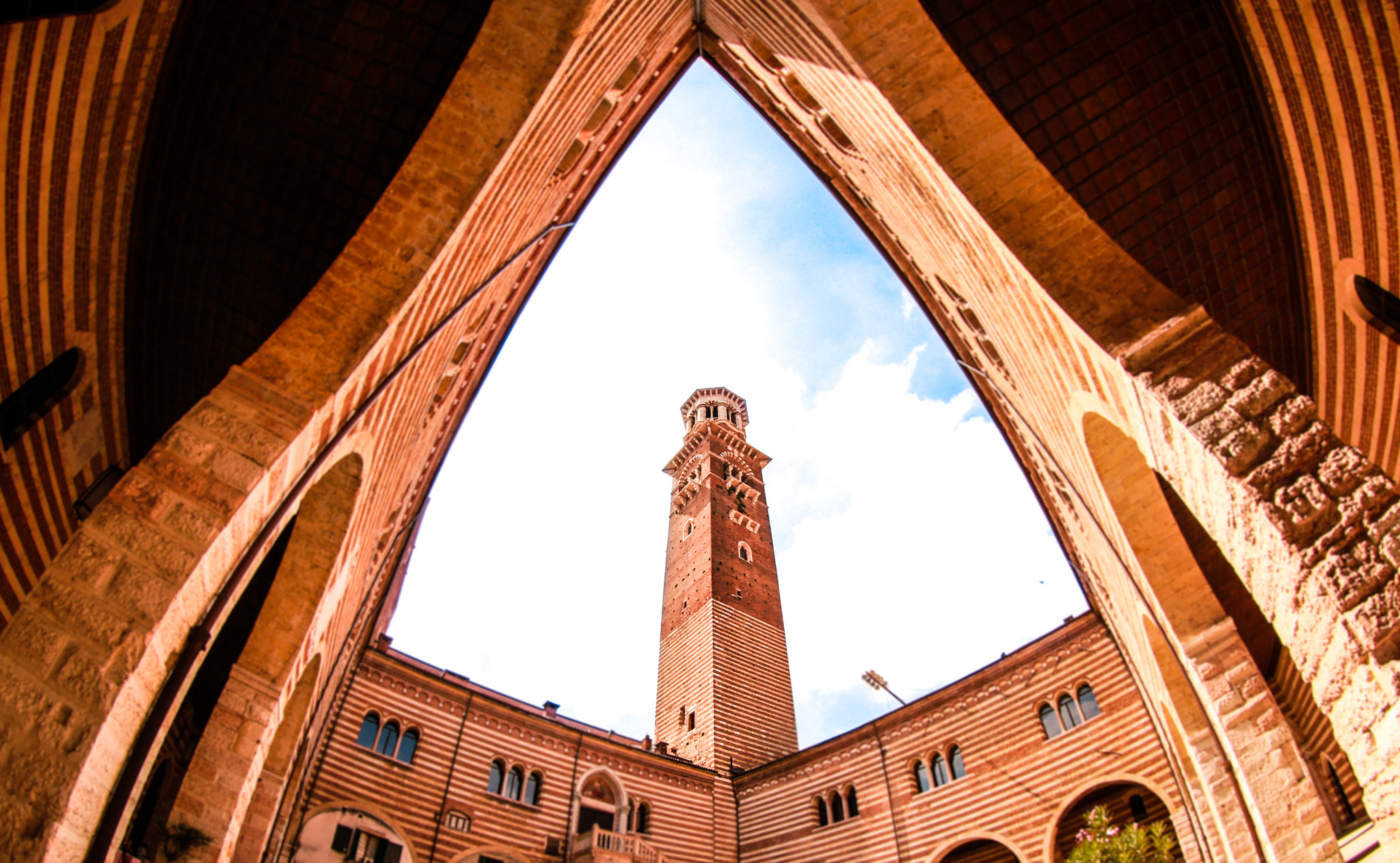 Canon EOS 7D + Canon EF 8-15mm F4L Fisheye USM sample photo. Verona photography