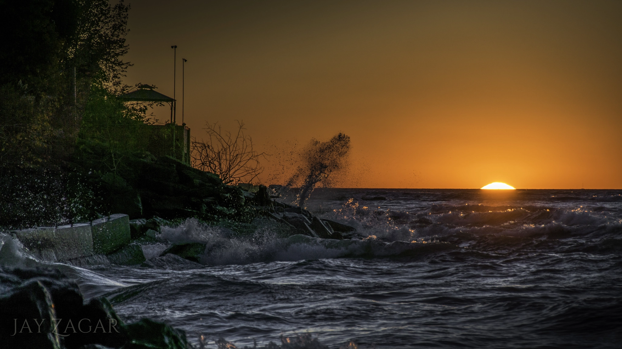 Sony ILCA-77M2 + Tamron 18-270mm F3.5-6.3 Di II PZD sample photo. Lake erie sunset photography