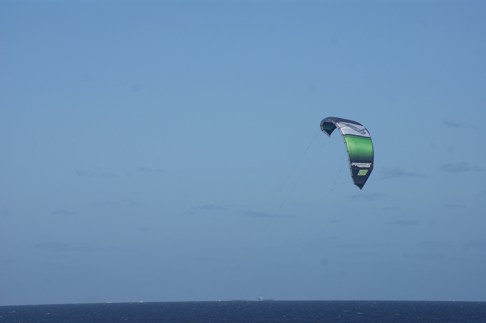 Sony Alpha DSLR-A390 + Sony DT 55-200mm F4-5.6 SAM sample photo. Kitesurfing/flysurfing photography