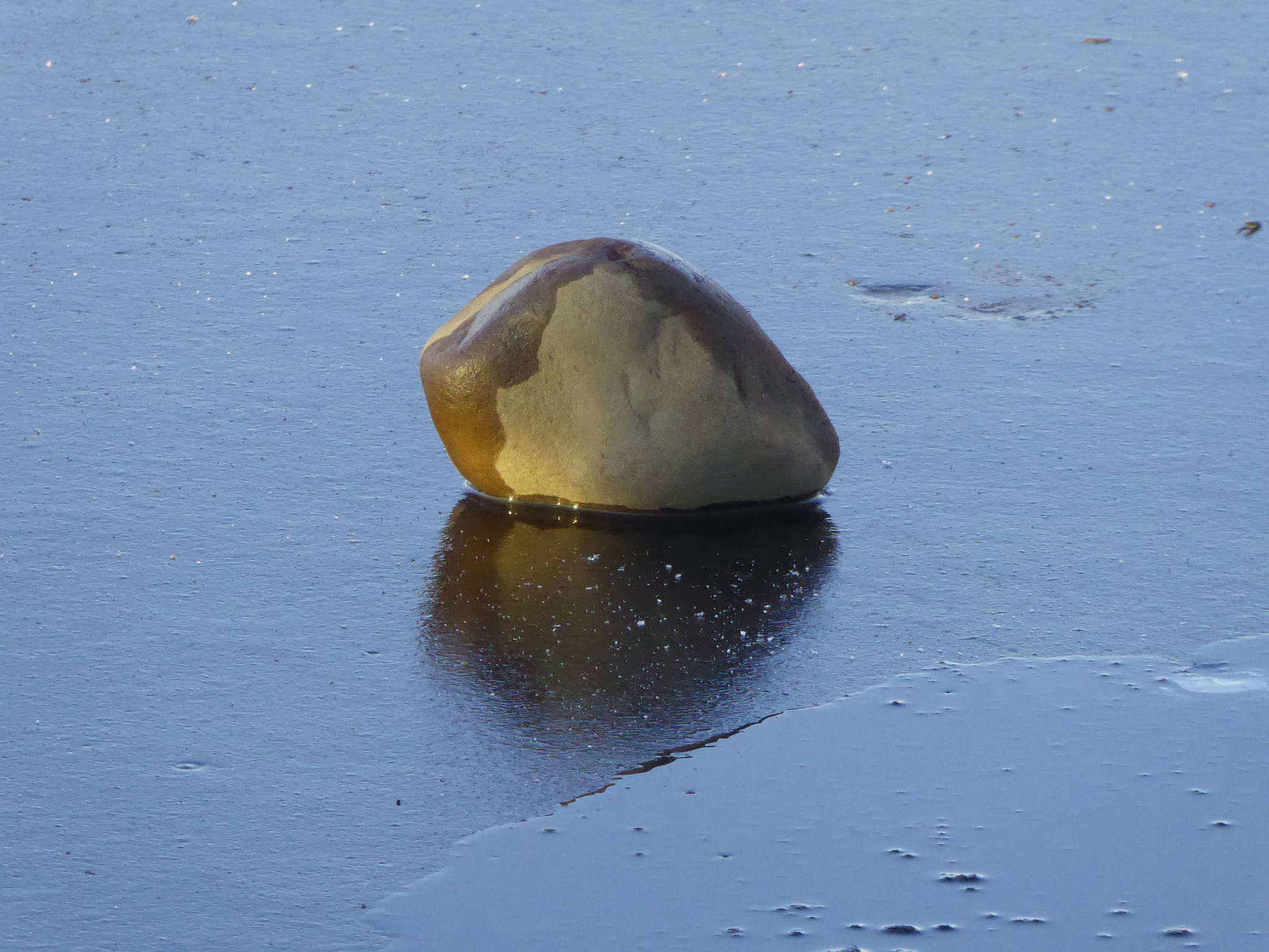 Panasonic Lumix DMC-ZS50 (Lumix DMC-TZ70) sample photo. Rock on frozen pond photography