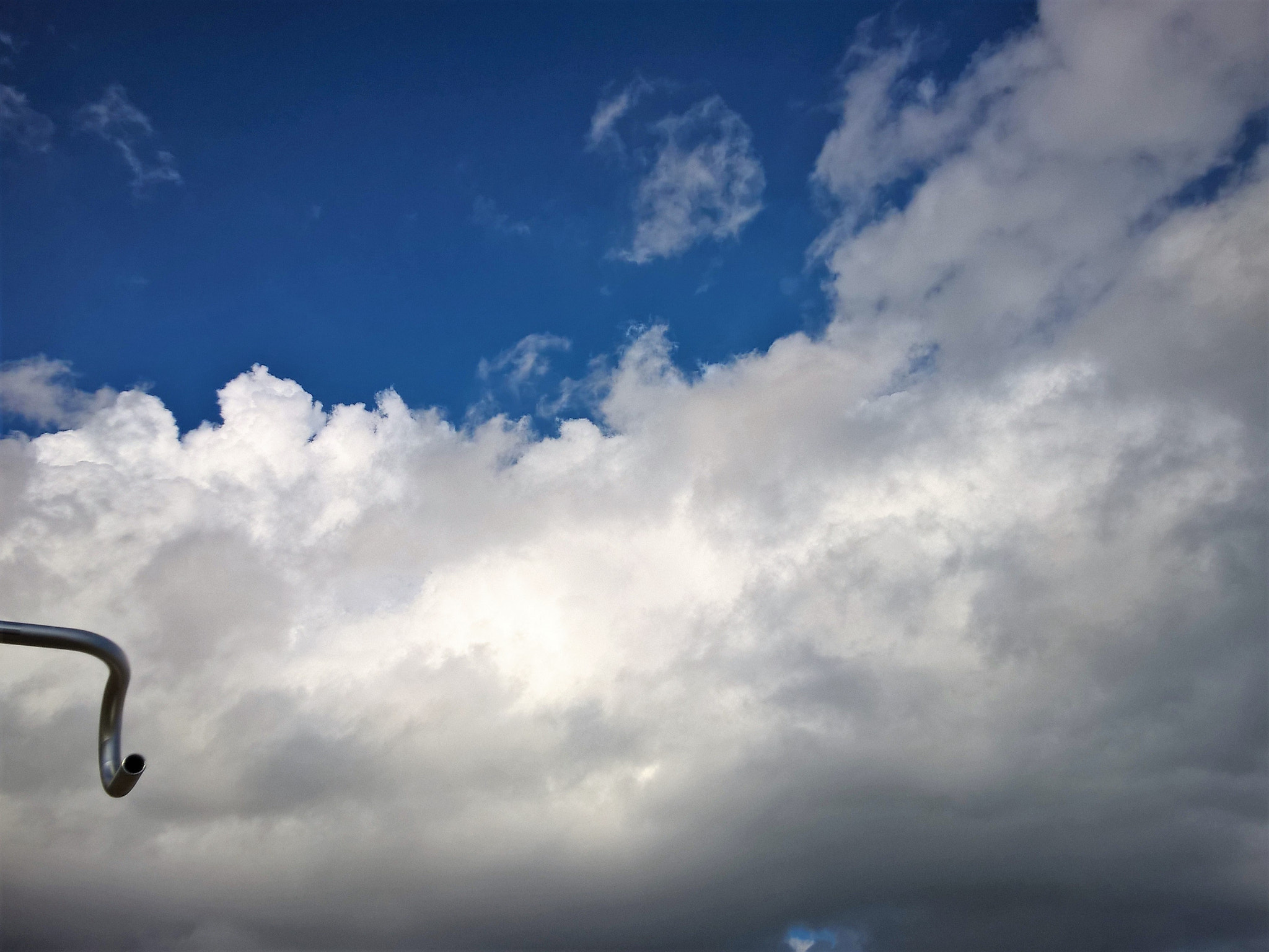 Nokia Lumia 830 sample photo. In tthe sky photography