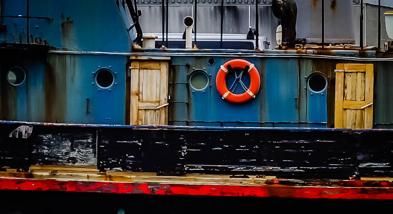 Sony E 18-200mm F3.5-6.3 OSS sample photo. Tug photography