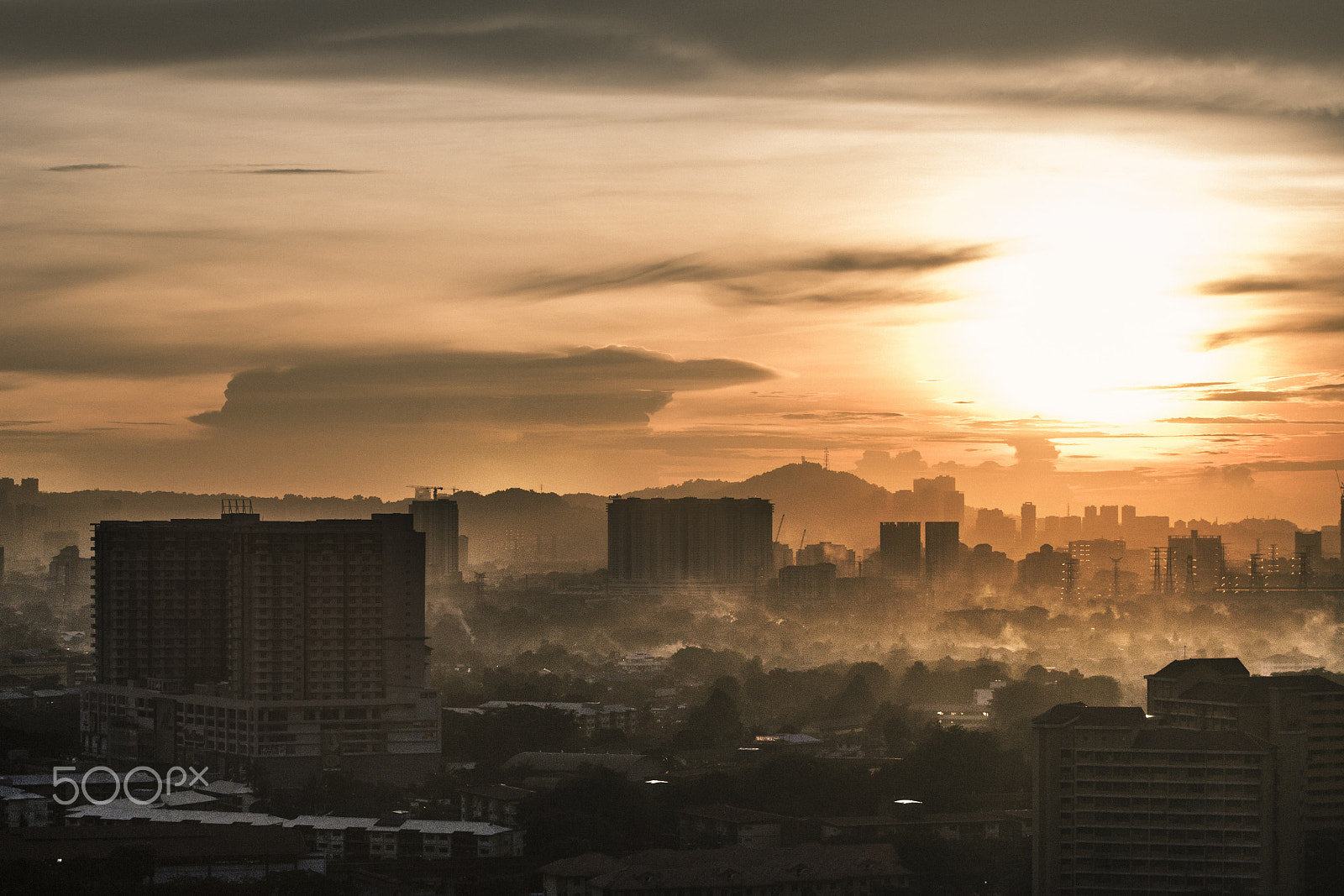 Canon EF 55-200mm F4.5-5.6 II USM sample photo. Urban sunset photography