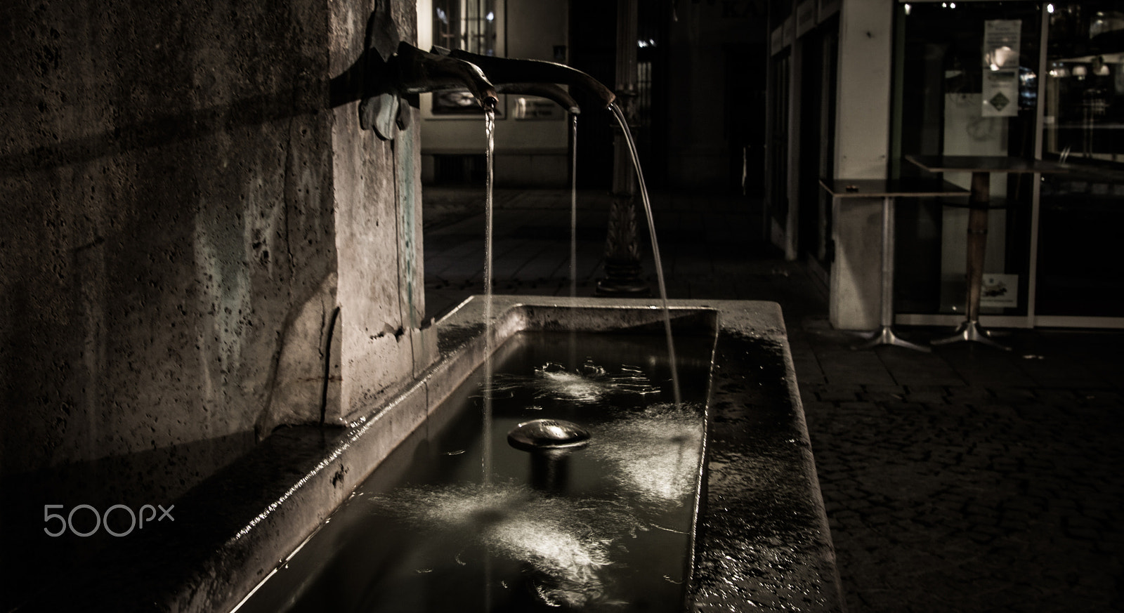 Canon EOS 750D (EOS Rebel T6i / EOS Kiss X8i) sample photo. Fountain photography