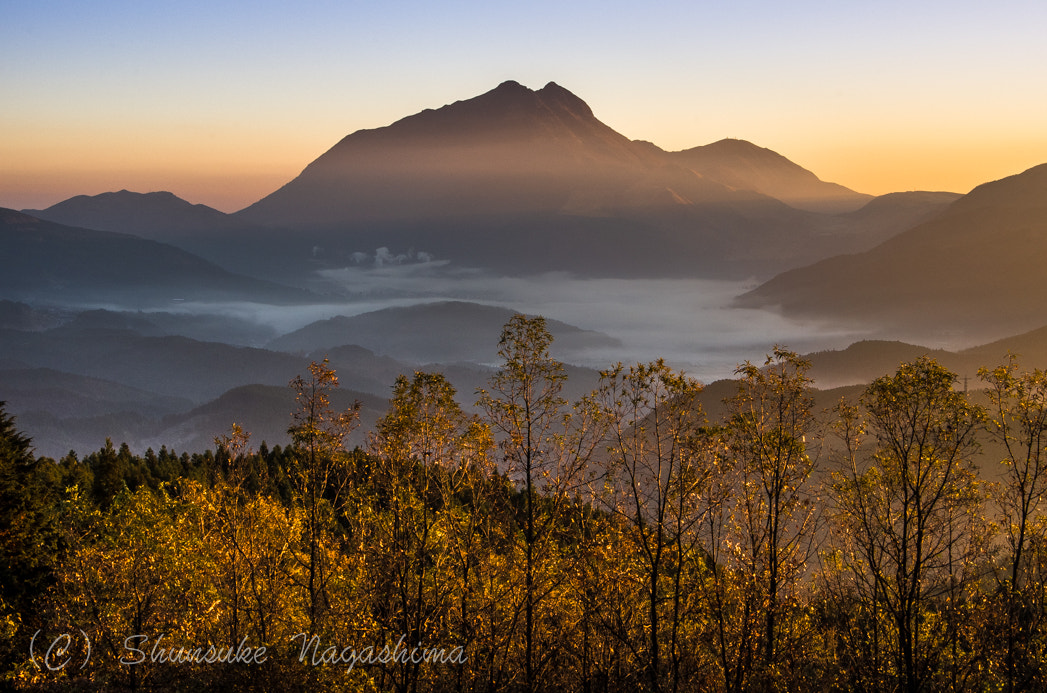 Pentax K-5 IIs + Pentax smc DA 16-45mm F4 ED AL sample photo. Autumn yufuin onsen photography