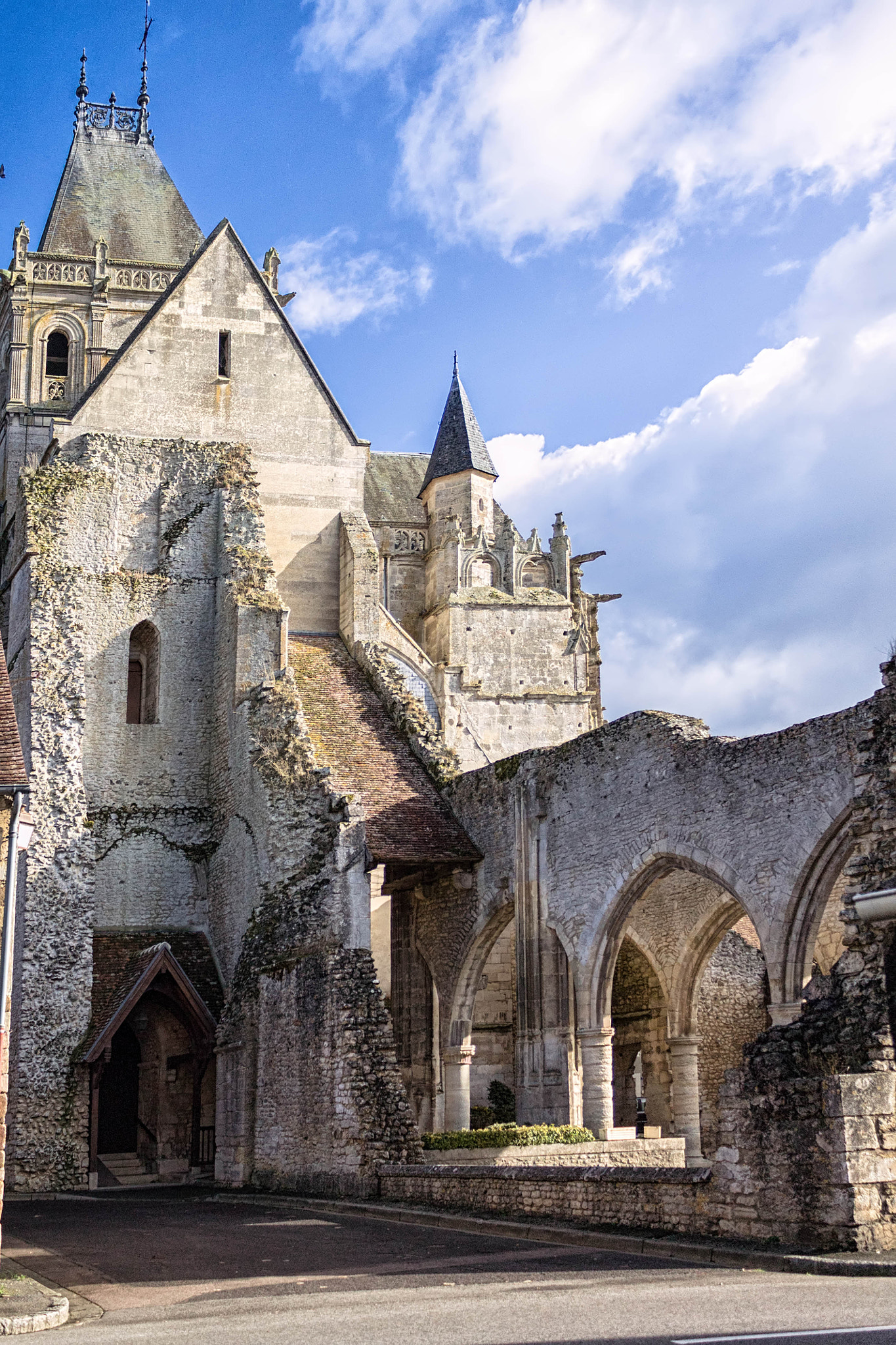 Canon EF-S 18-55mm F3.5-5.6 IS sample photo. Notre dame xiii ecouche orne france photography