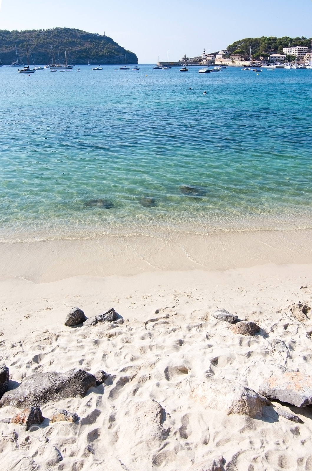 Nikon D7100 + Sigma 24mm F1.8 EX DG Aspherical Macro sample photo. Vertical image sandy beach soller photography