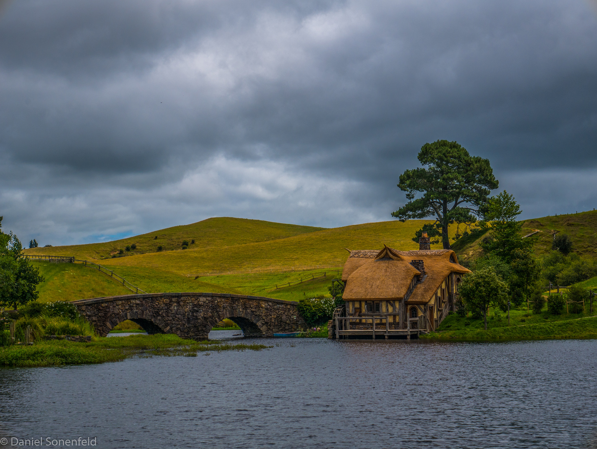 Panasonic Lumix DMC-GX7 sample photo. The beautiful shire photography