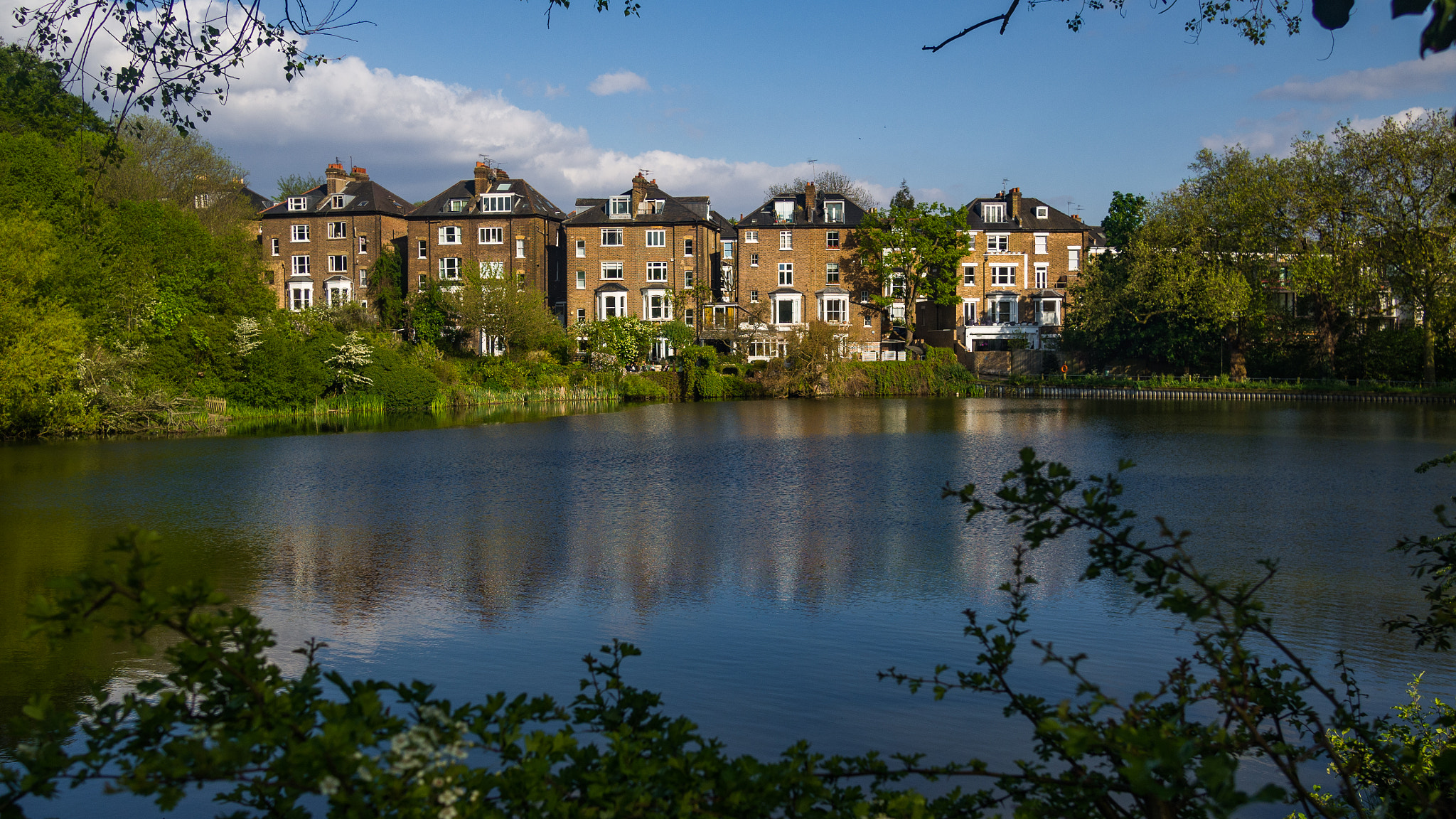 Olympus OM-D E-M5 + Panasonic Lumix G 20mm F1.7 ASPH sample photo. Hampstead village london photography