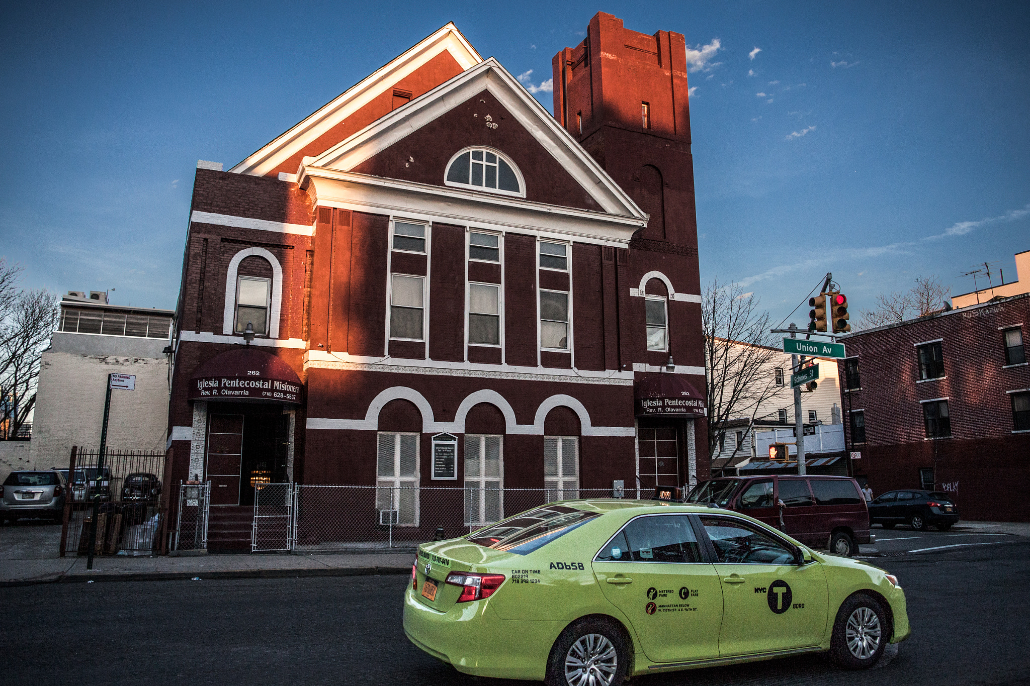 Canon EOS 5D Mark II + Canon EF 24mm F2.8 sample photo. Iglesia pentecostal misionera, union ave photography