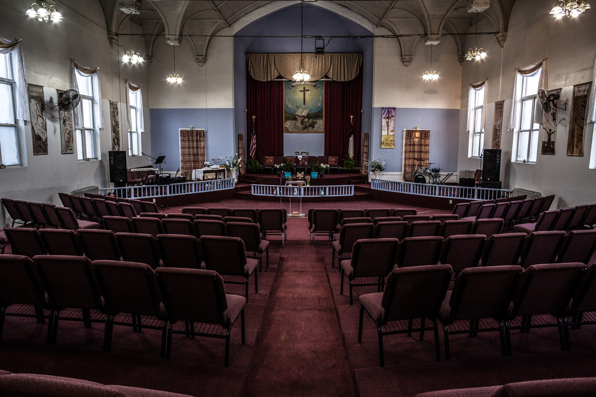 Canon EOS 5D Mark II + Canon EF 24mm F2.8 sample photo. Iglesia pentecostal misionera, union ave photography