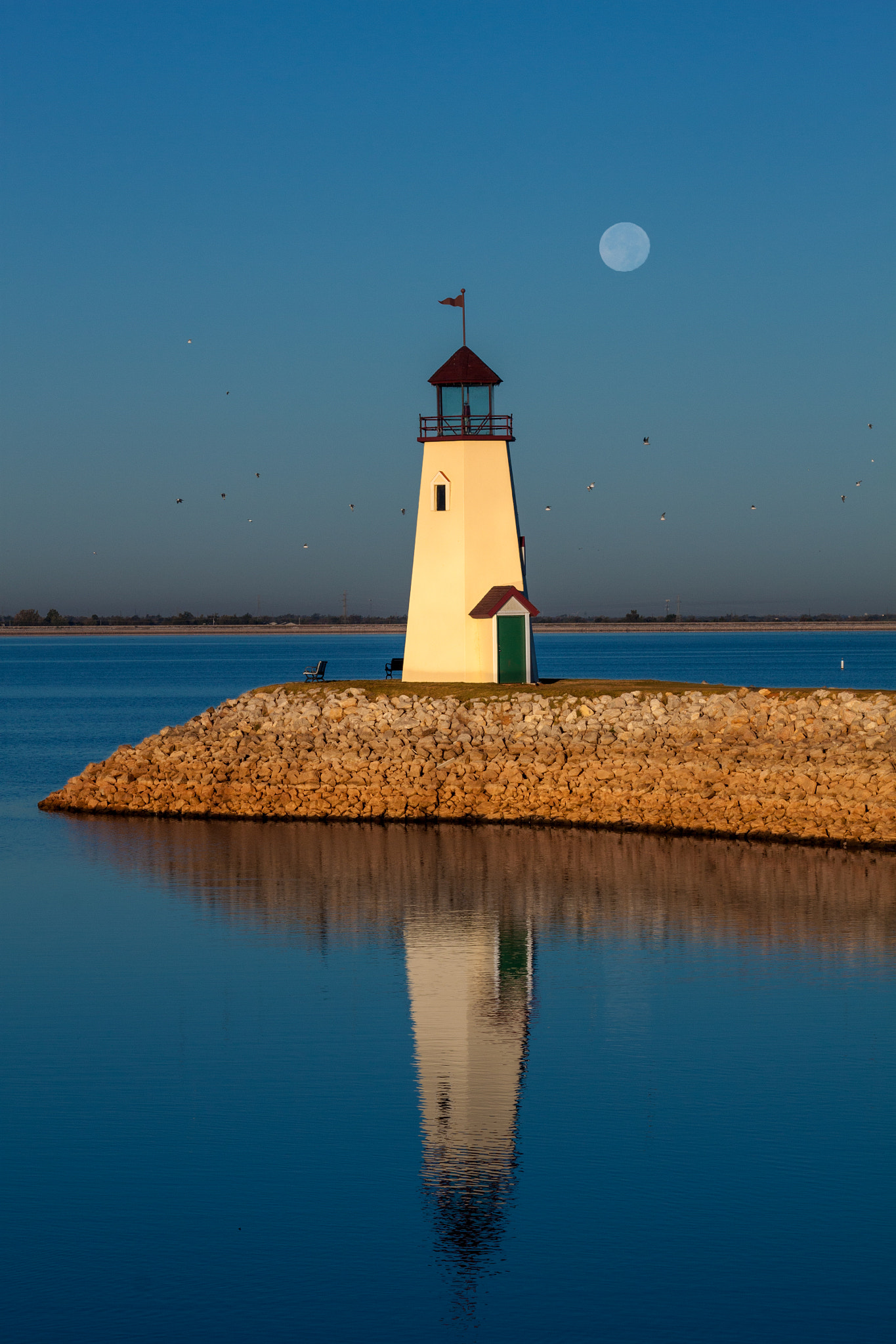 Canon EOS 500D (EOS Rebel T1i / EOS Kiss X3) sample photo. Lake hefner lighthouse photography