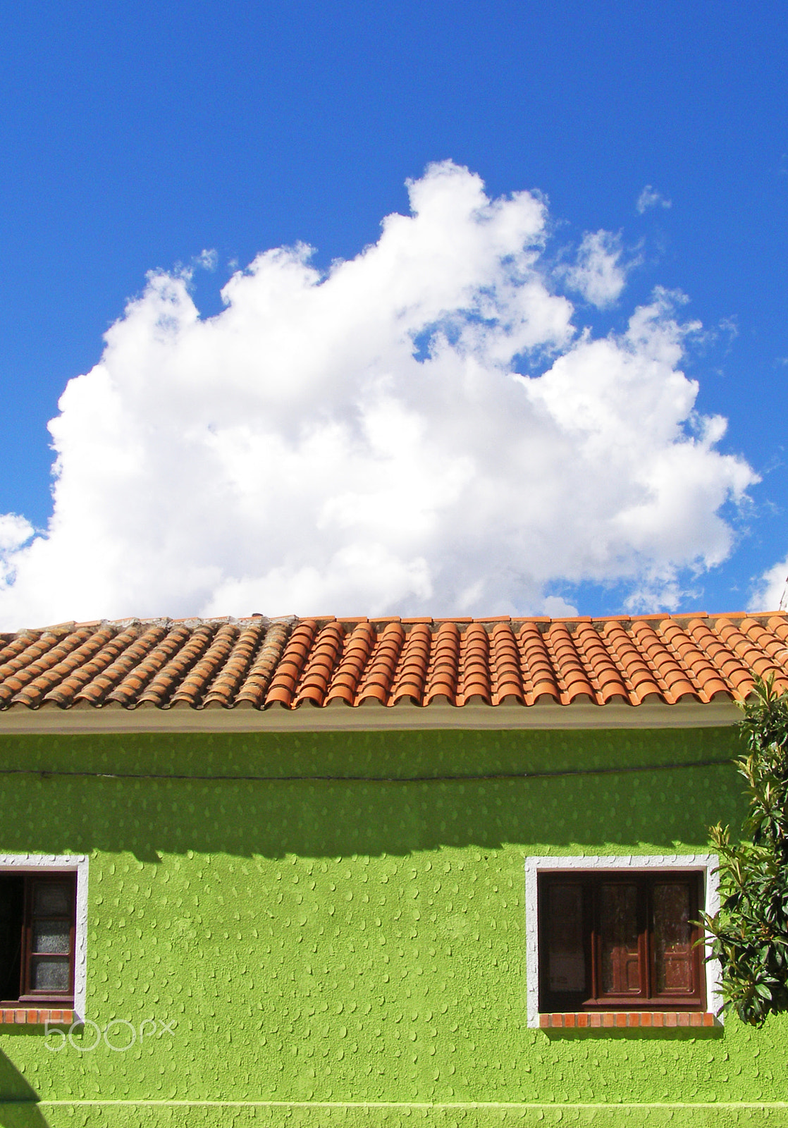 Olympus SP500UZ sample photo. Cloudy house photography