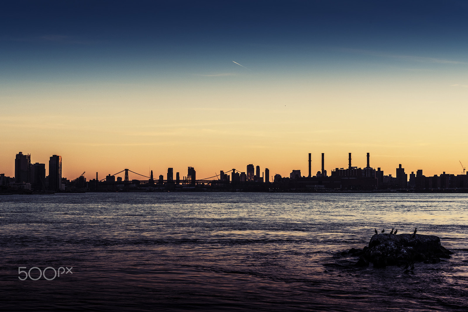 Nikon D750 + AF Zoom-Nikkor 35-70mm f/2.8D sample photo. Big apple from roosevelt island photography