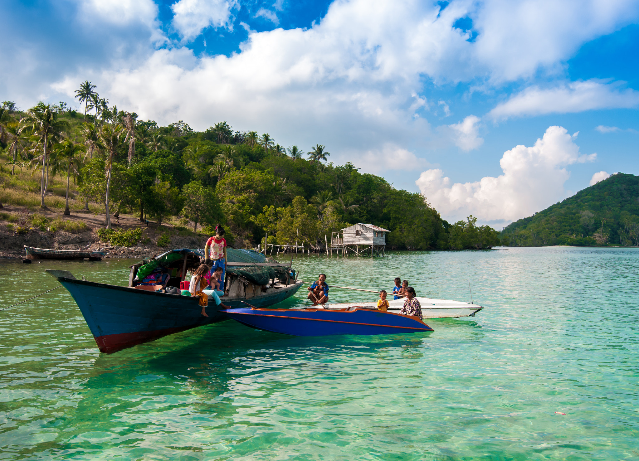 Nikon D300S sample photo. Houseboat  photography