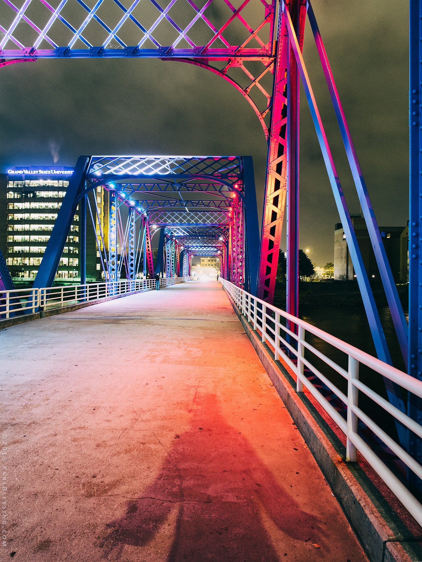 Olympus OM-D E-M5 + OLYMPUS M.12mm F2.0 sample photo. Shadow on the bridge photography