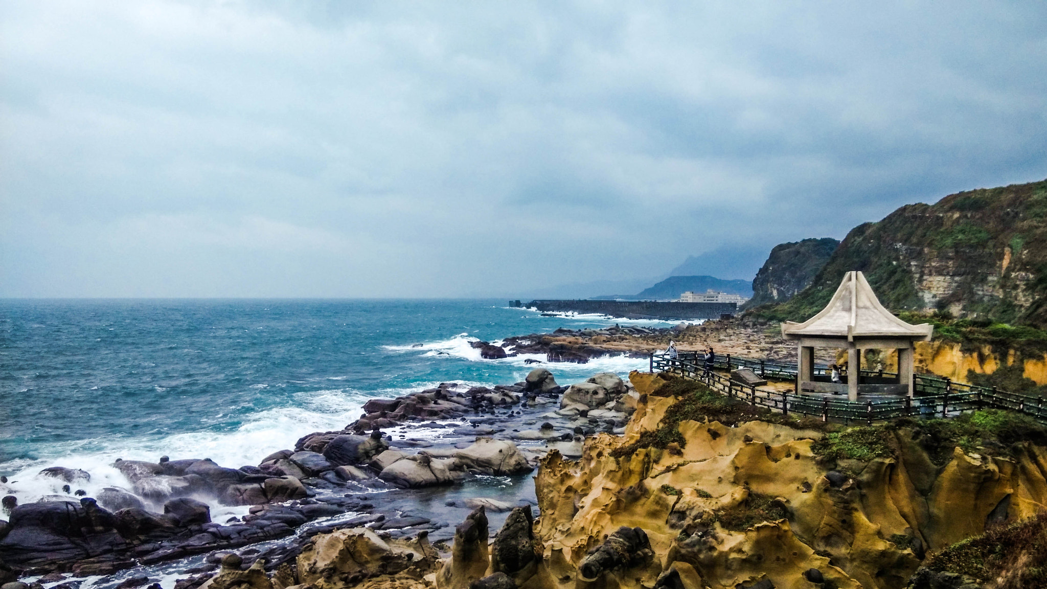 Xiaomi MI3 sample photo. Volcanic rock formation photography