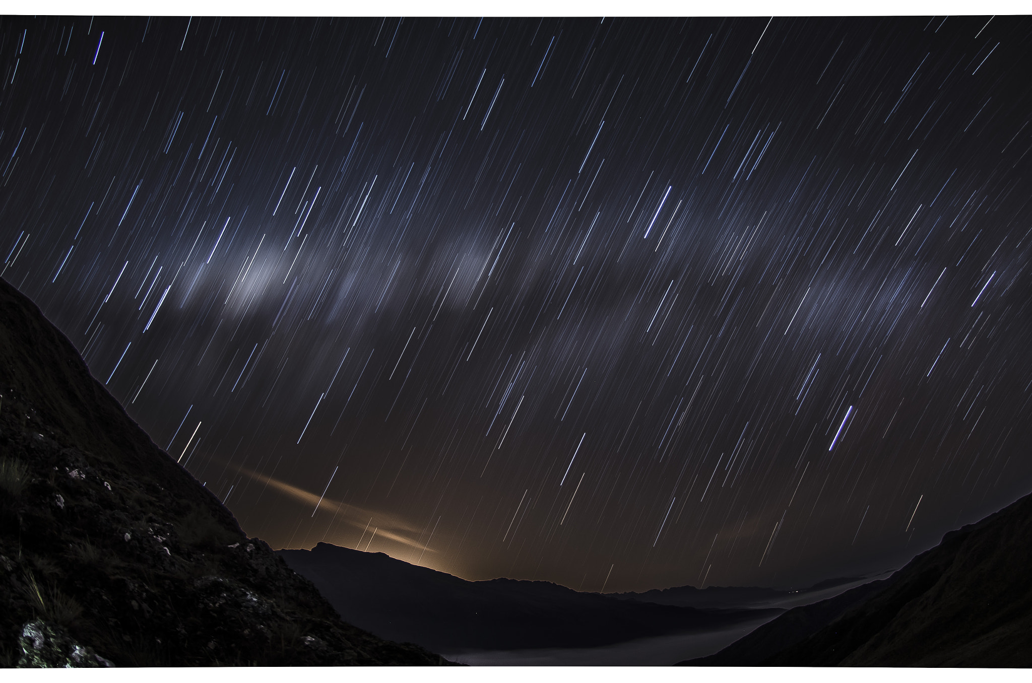 Nikon AF DX Fisheye-Nikkor 10.5mm F2.8G ED sample photo. Rain of stars photography