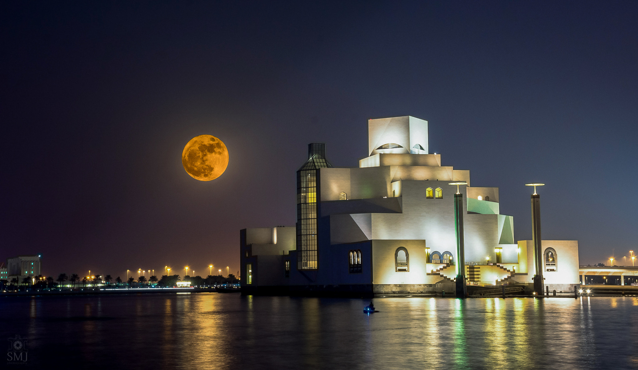 Zeiss Milvus 35mm f/2 sample photo. Super moon photography