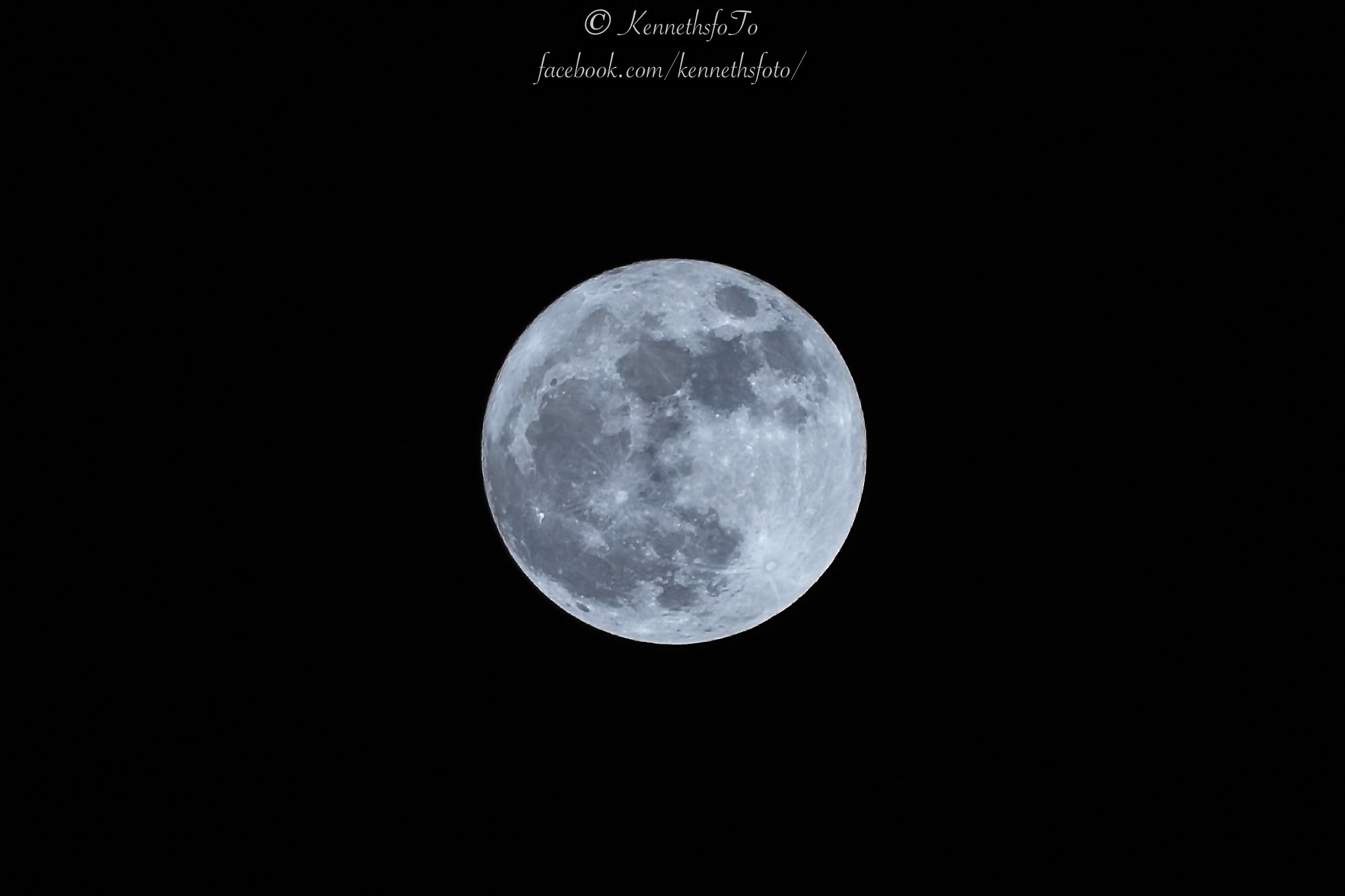 Canon EOS 6D + Canon EF 70-200mm F2.8L IS II USM sample photo. Super moon photography