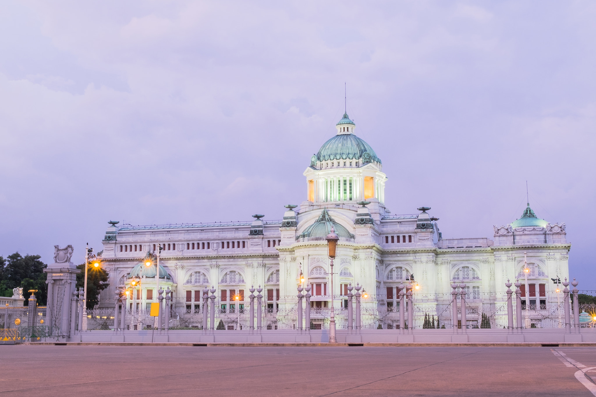 Fujifilm XC 16-50mm F3.5-5.6 OIS II sample photo. The ananta samakhom throne hall, bangkok, thailand photography