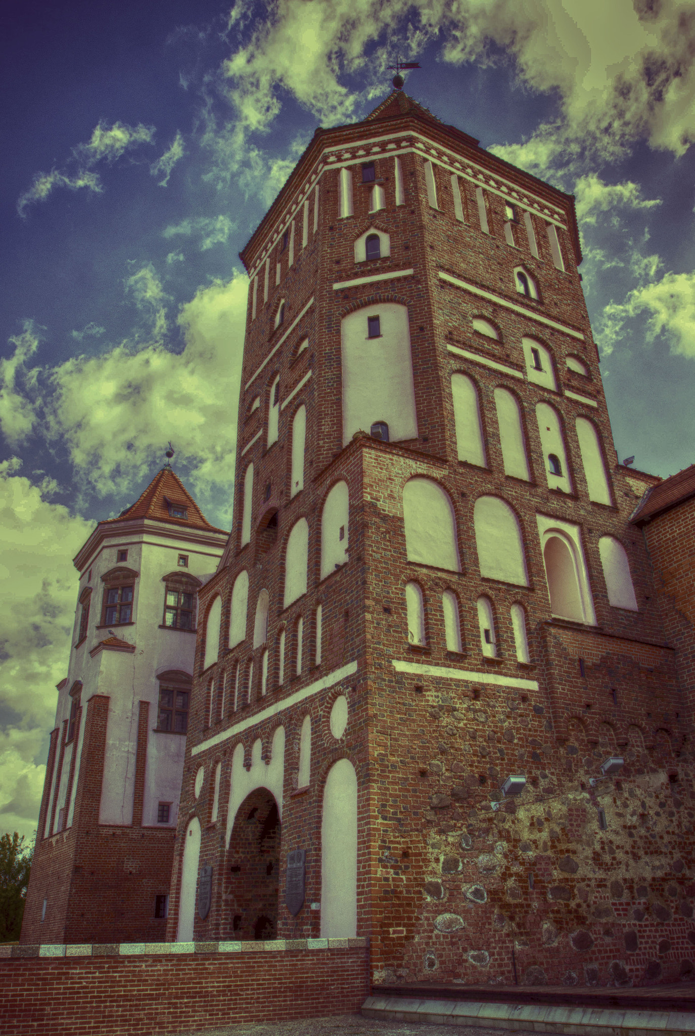 Nikon D3200 sample photo. Mir castle. belarus photography