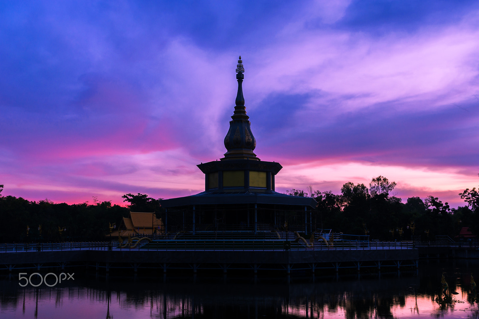 Nikon D5200 + Sigma 17-70mm F2.8-4 DC Macro OS HSM | C sample photo. Beautiful pagoda in a pond. photography