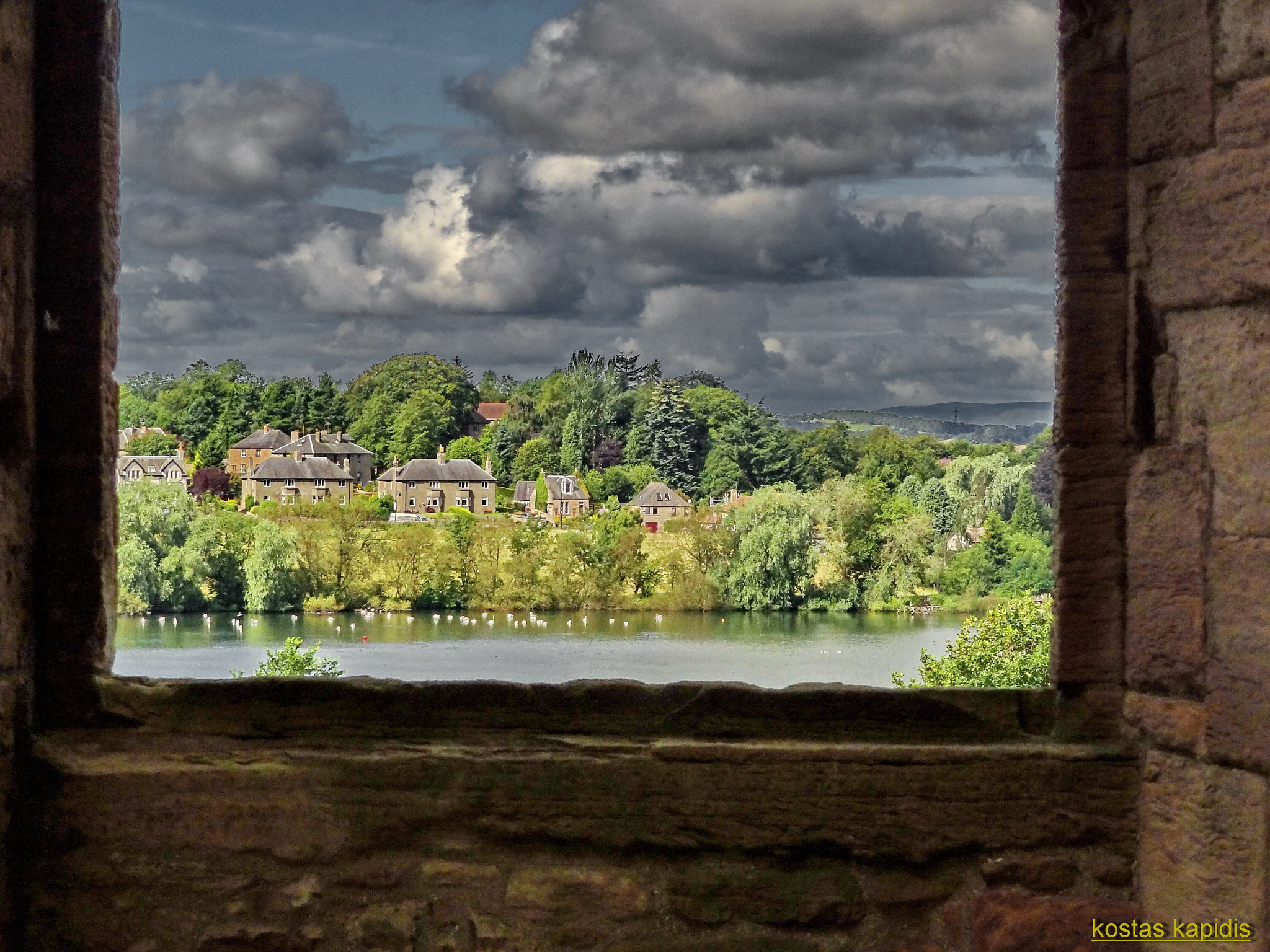 Sony Cyber-shot DSC-HX7V sample photo. Lilinthgow scotland uk photography