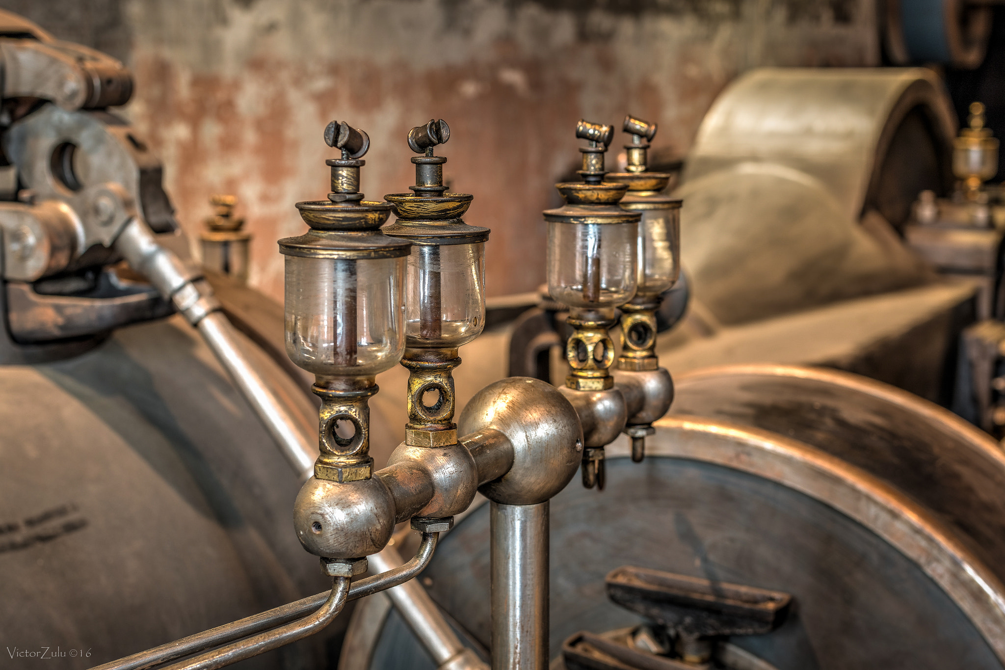Canon EOS 70D + Canon EF 35mm F2 IS USM sample photo. Old scissors forging company iii photography