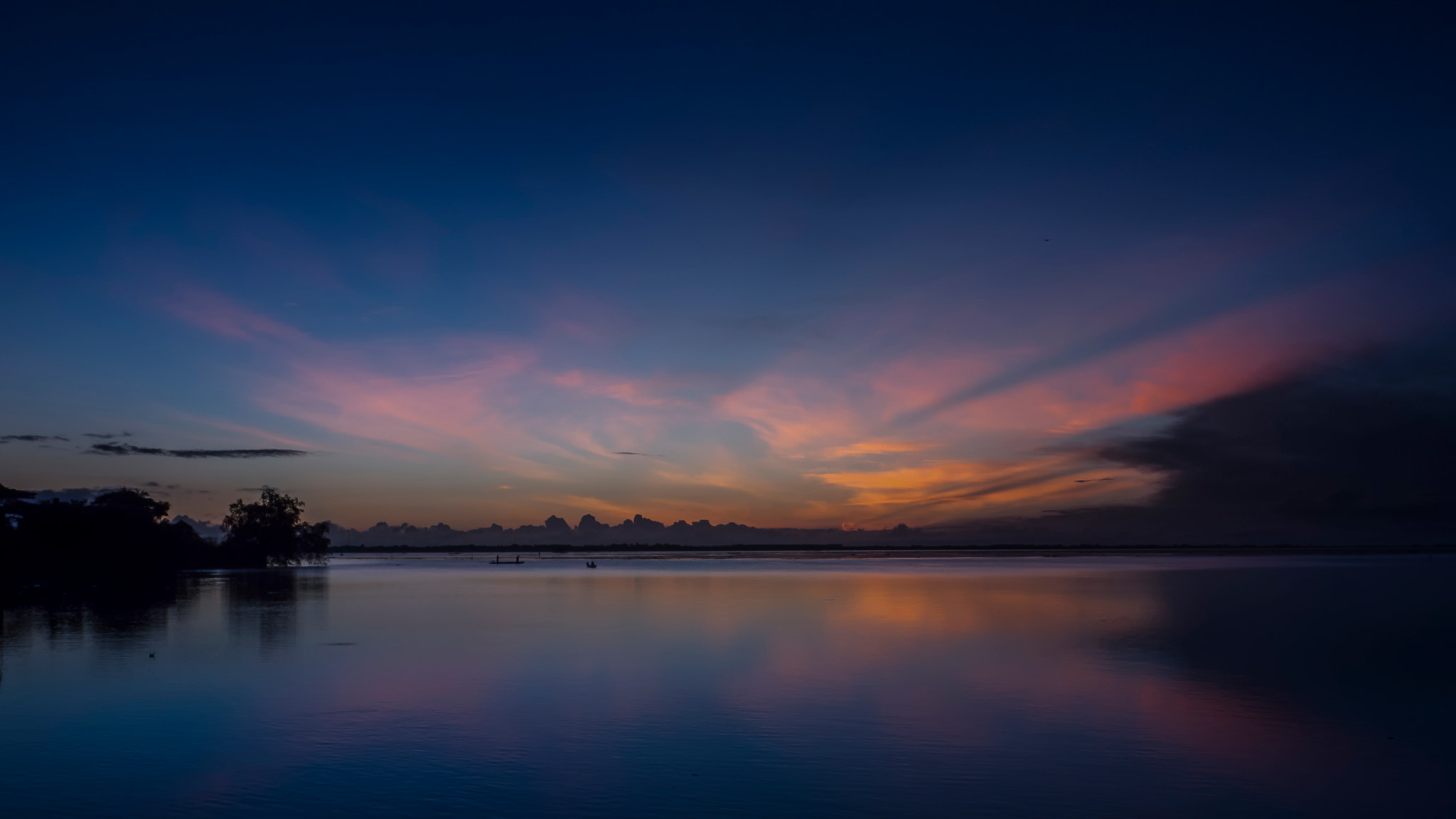 Olympus OM-D E-M10 sample photo. After sunset photography