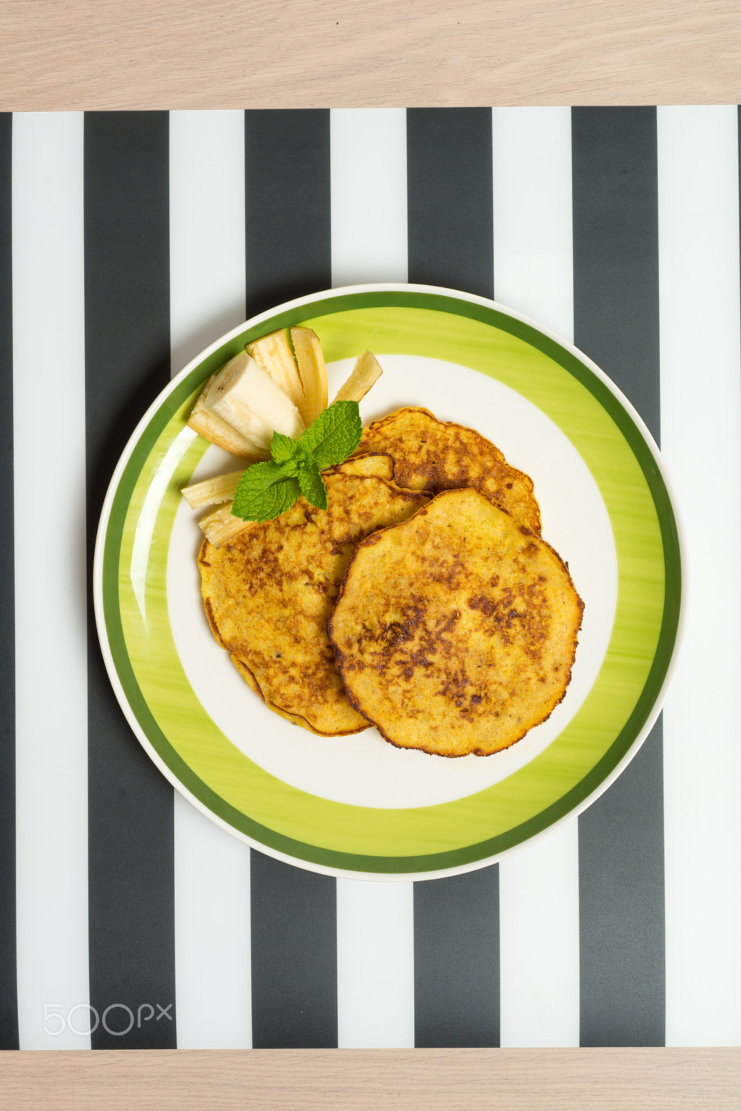 Nikon D800 + Nikon AF Micro-Nikkor 60mm F2.8D sample photo. American banana pancakes photography