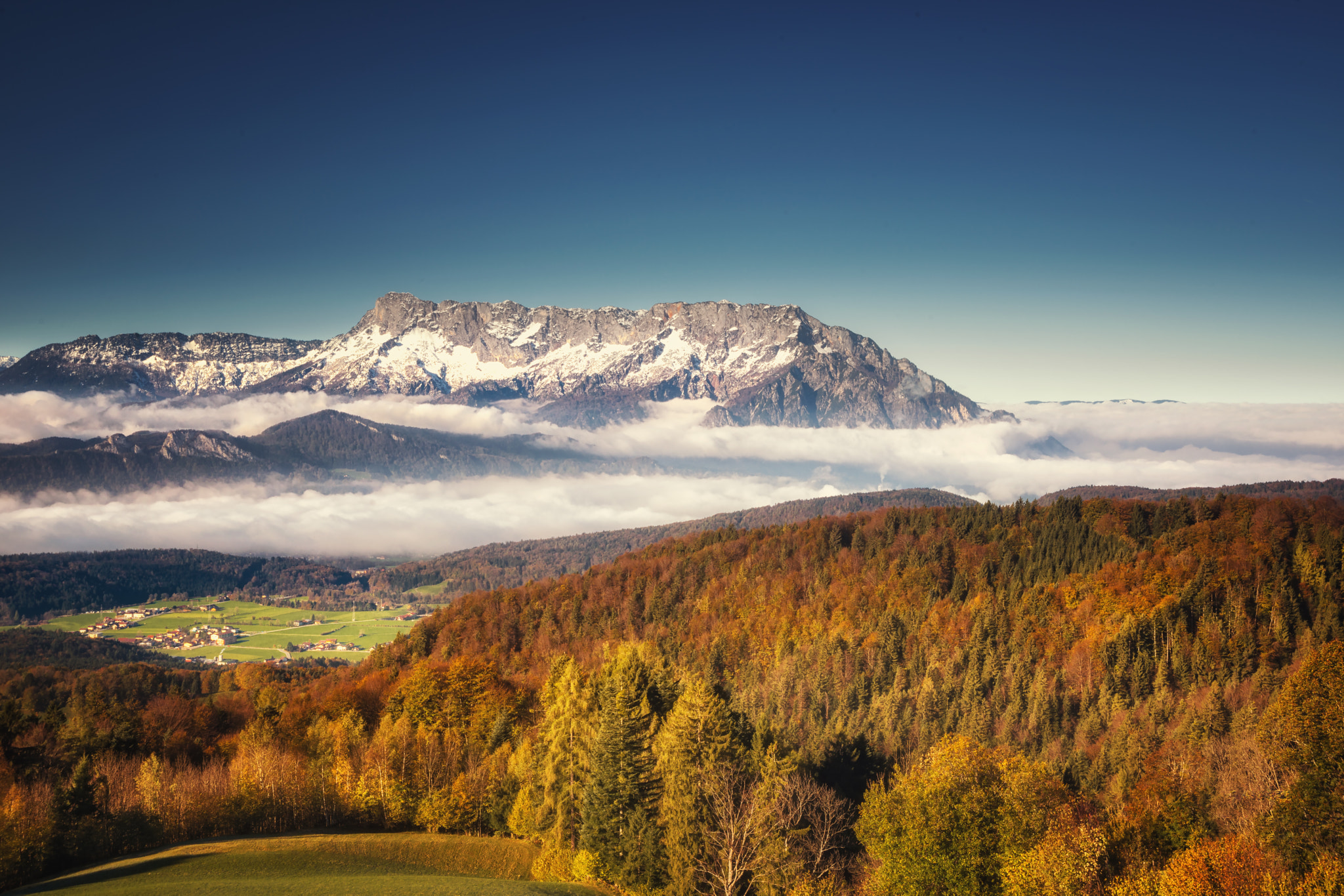 Nikon D800 + AF Zoom-Nikkor 24-120mm f/3.5-5.6D IF sample photo. Herbstfarben untersberg photography