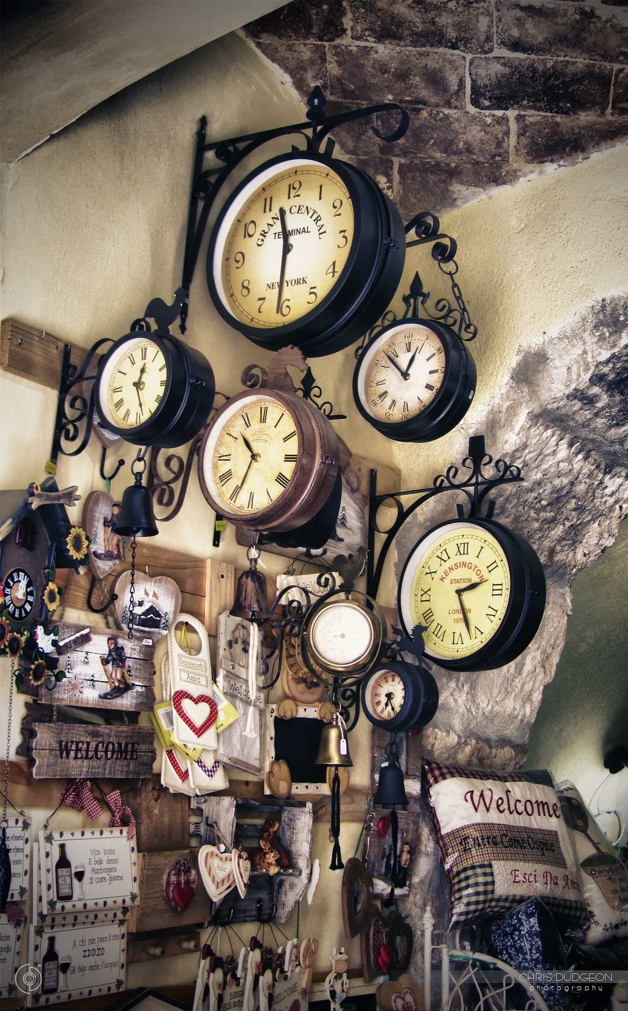 Canon PowerShot SX210 IS sample photo. Clock shop, italy photography