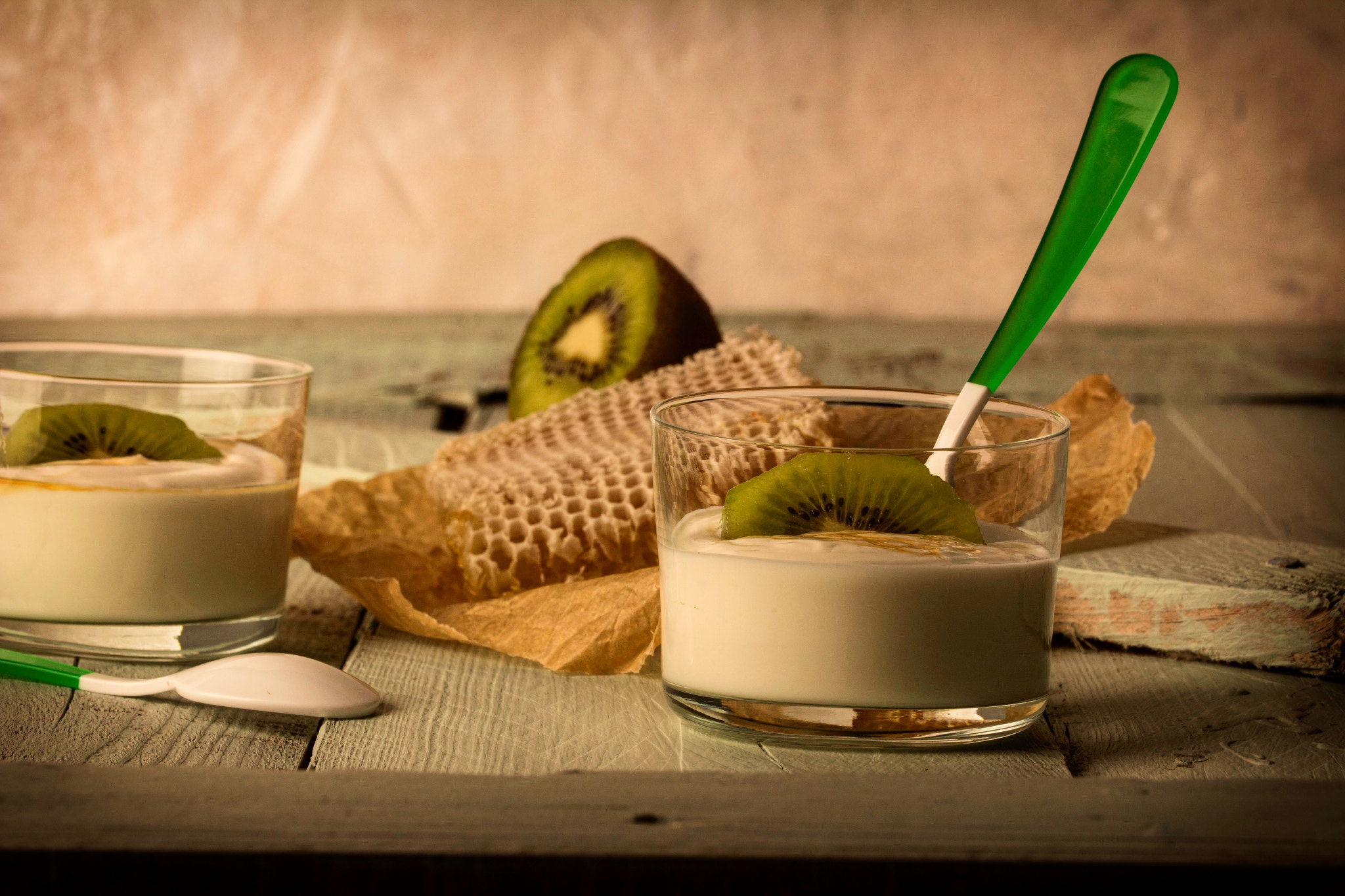 Canon EF 100mm F2.8L Macro IS USM sample photo. Morning yoghurt with honey photography