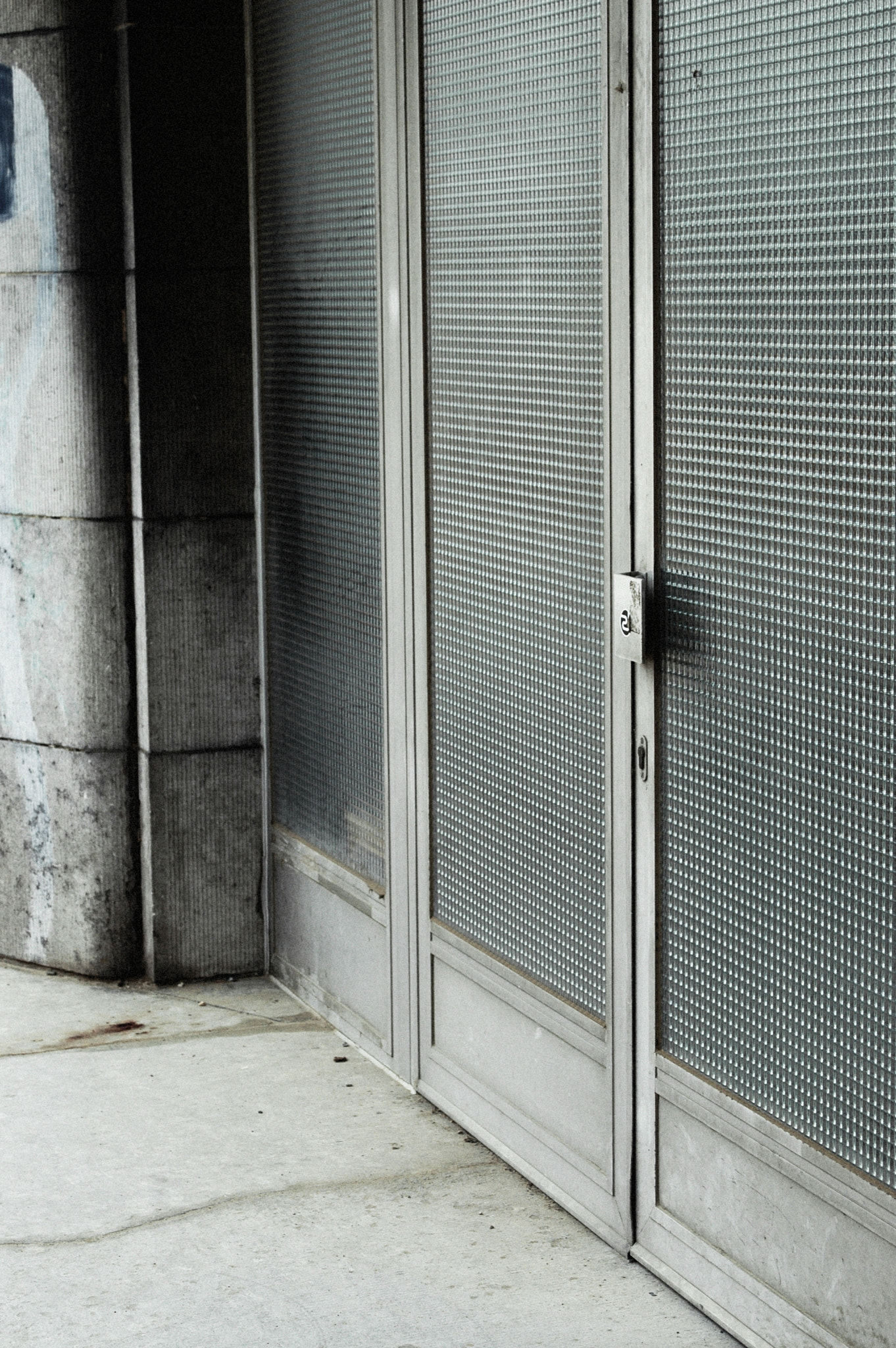 Nikon D70 sample photo. This one is closed. photography