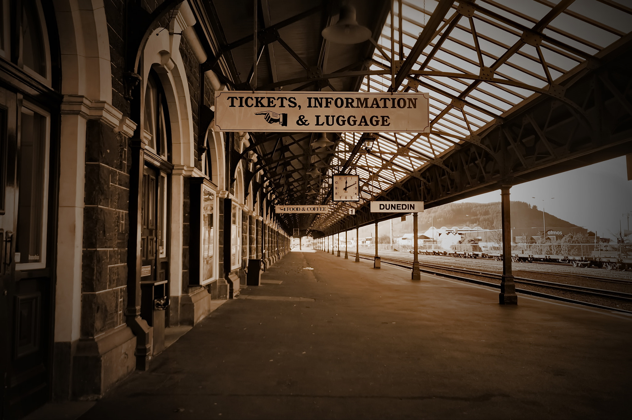 Sony Alpha NEX-5R + Sigma AF 10-20mm F4-5.6 EX DC sample photo. Dunedin railway station photography