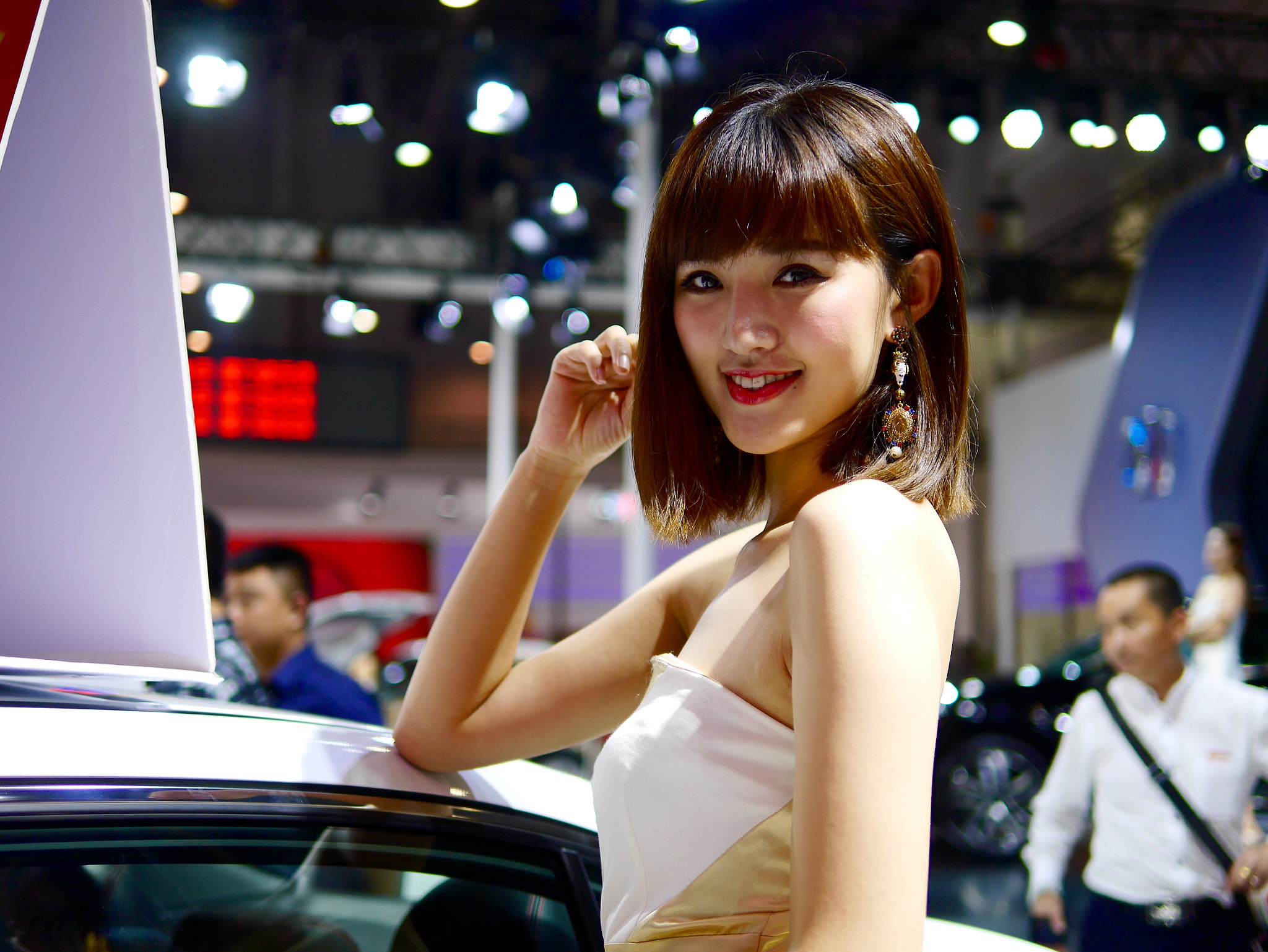 Panasonic Lumix DMC-GF6 + Panasonic Leica DG Summilux 25mm F1.4 II ASPH sample photo. Models photography