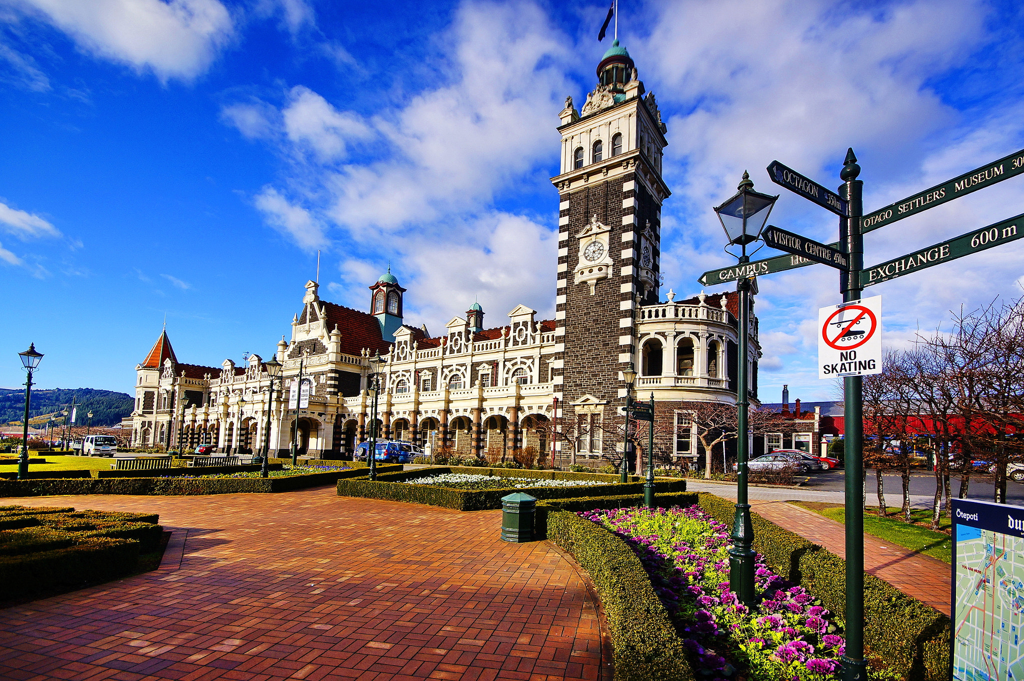 Sony Alpha NEX-5R + Sigma AF 10-20mm F4-5.6 EX DC sample photo. Dunedin railway station photography