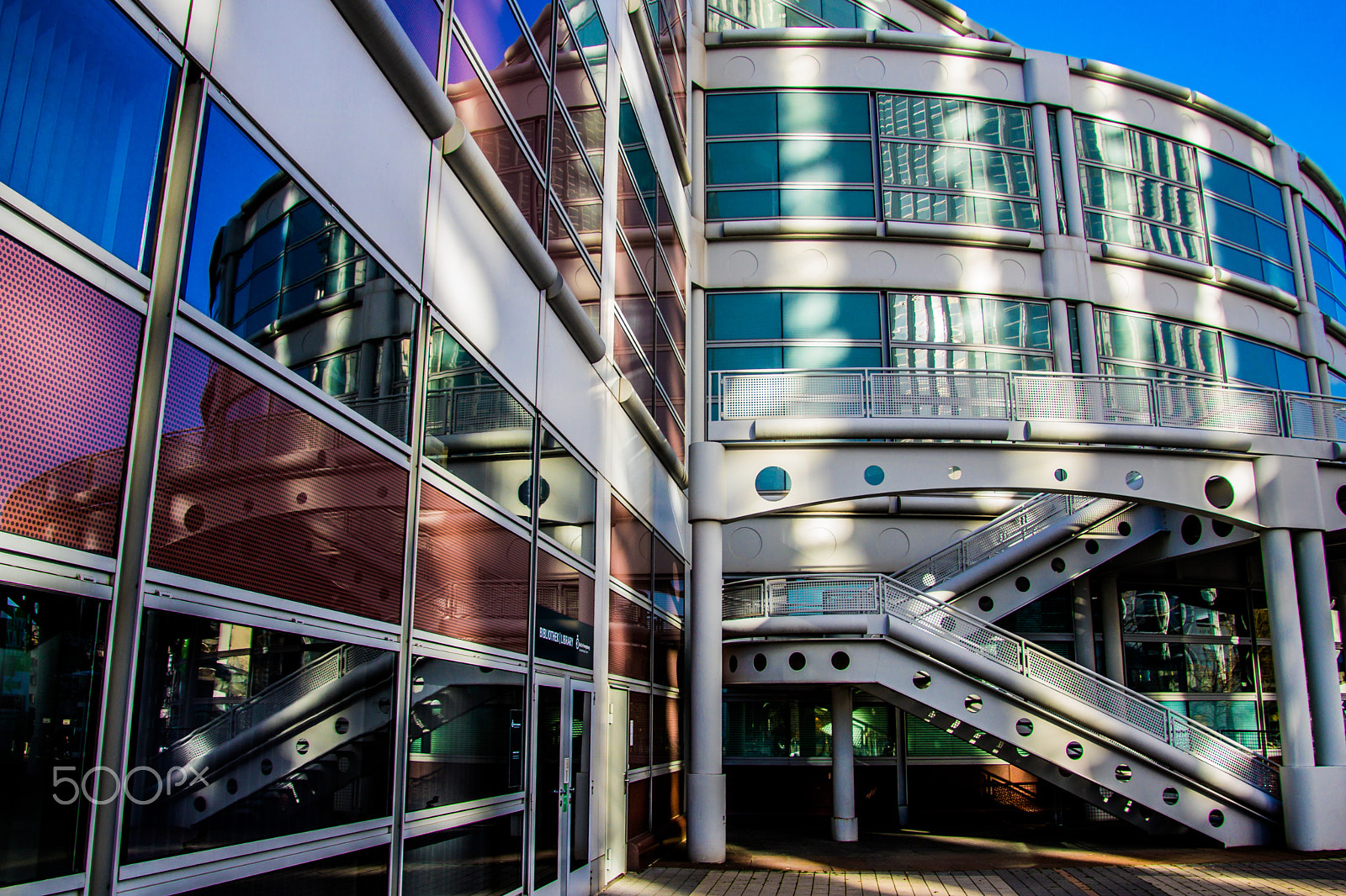 Canon EOS 750D (EOS Rebel T6i / EOS Kiss X8i) sample photo. Architecture frankfurt photography