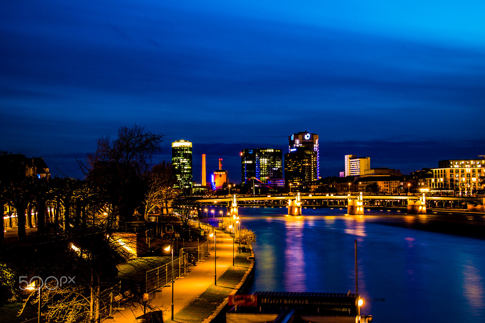 Canon EOS 750D (EOS Rebel T6i / EOS Kiss X8i) sample photo. Cityscape photography