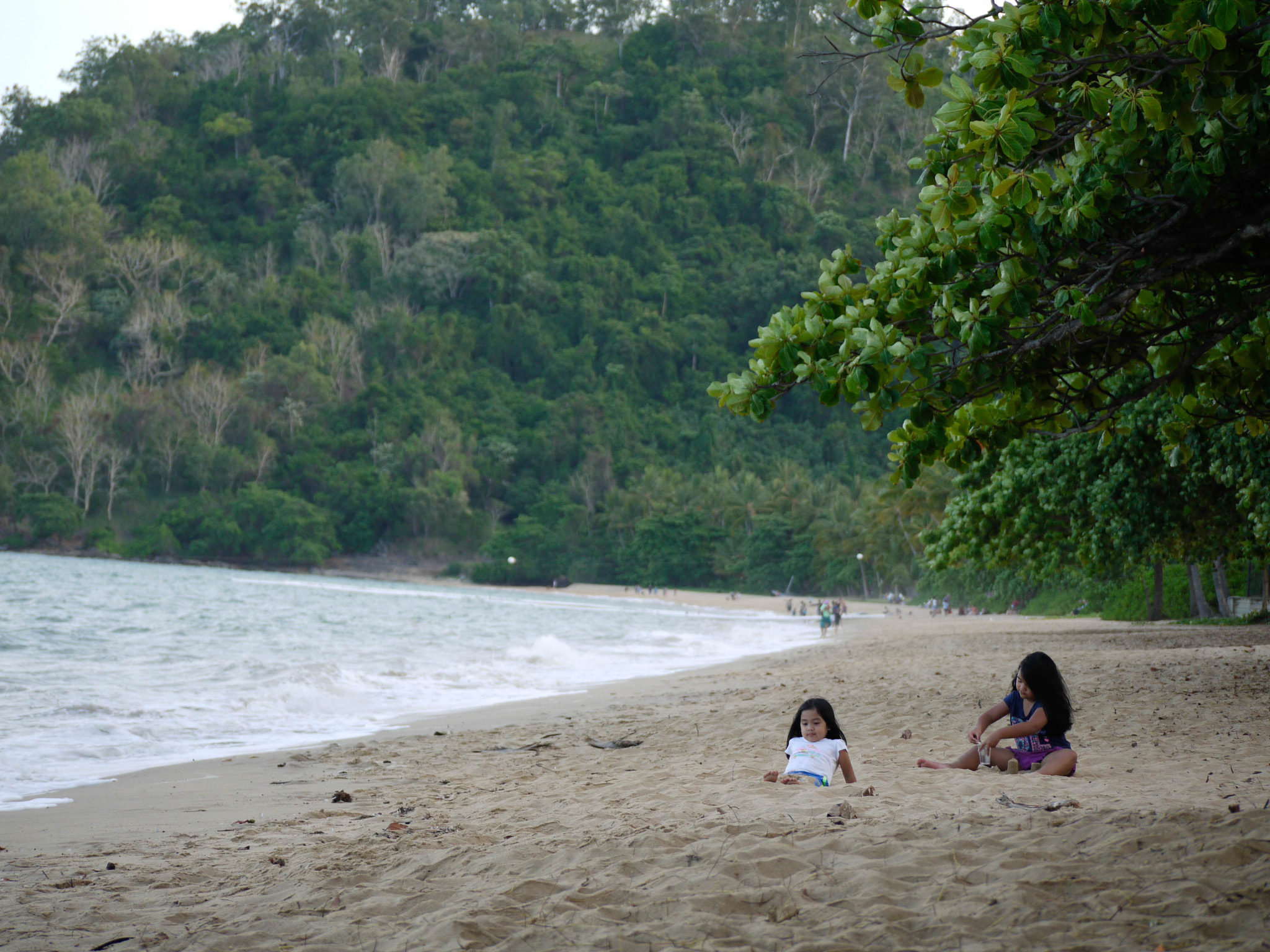 Panasonic Lumix G Vario 45-200mm F4-5.6 OIS sample photo. Girls playing in the sand photography