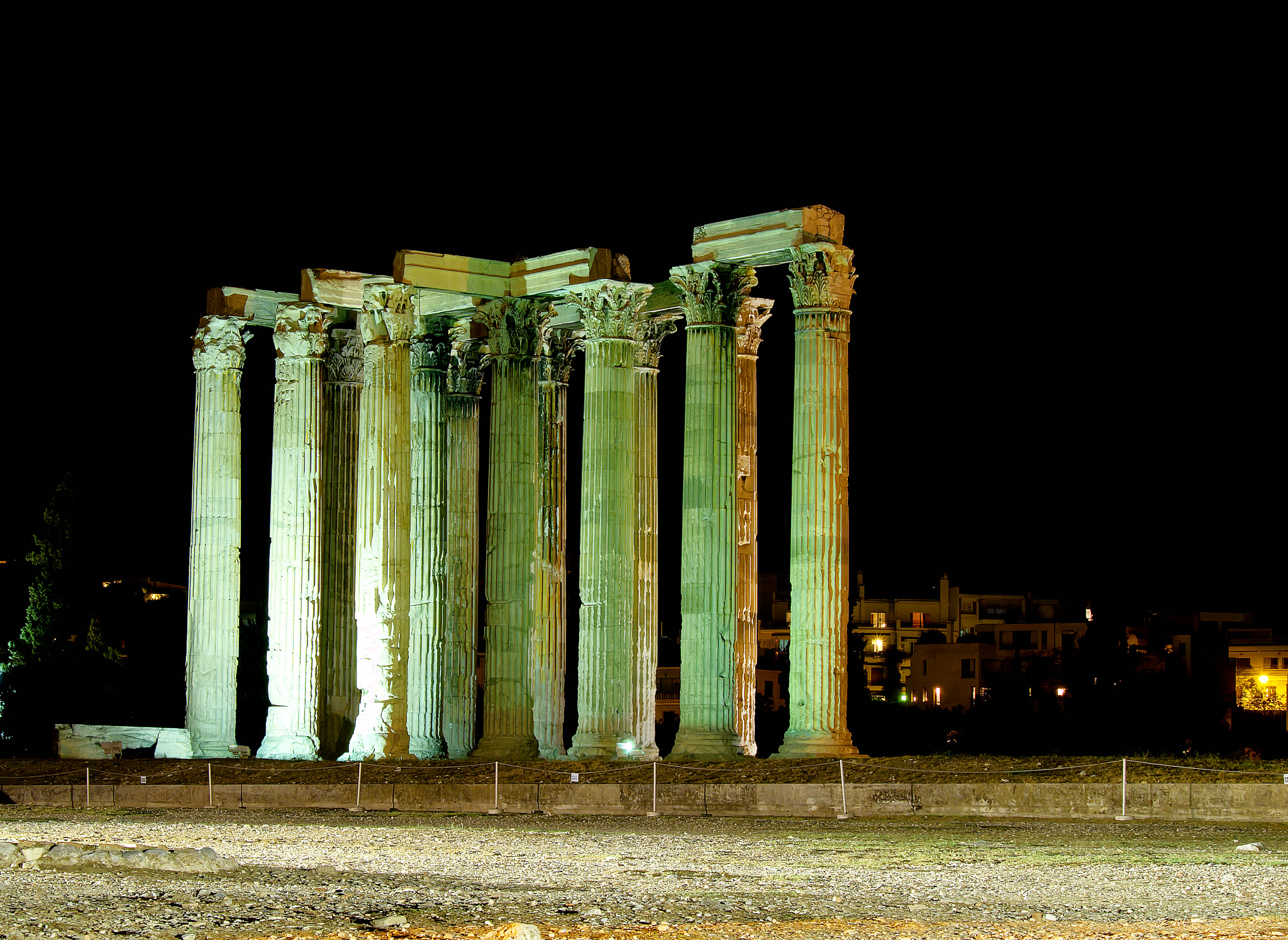 Panasonic Lumix G Vario 14-140mm F3.5-5.6 ASPH Power O.I.S sample photo. Temple of olympian zeus, athens photography