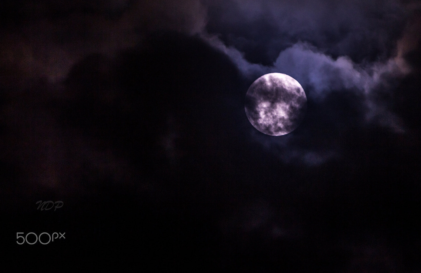 Tamron SP 35mm F1.8 Di VC USD sample photo. Fullmoon photography
