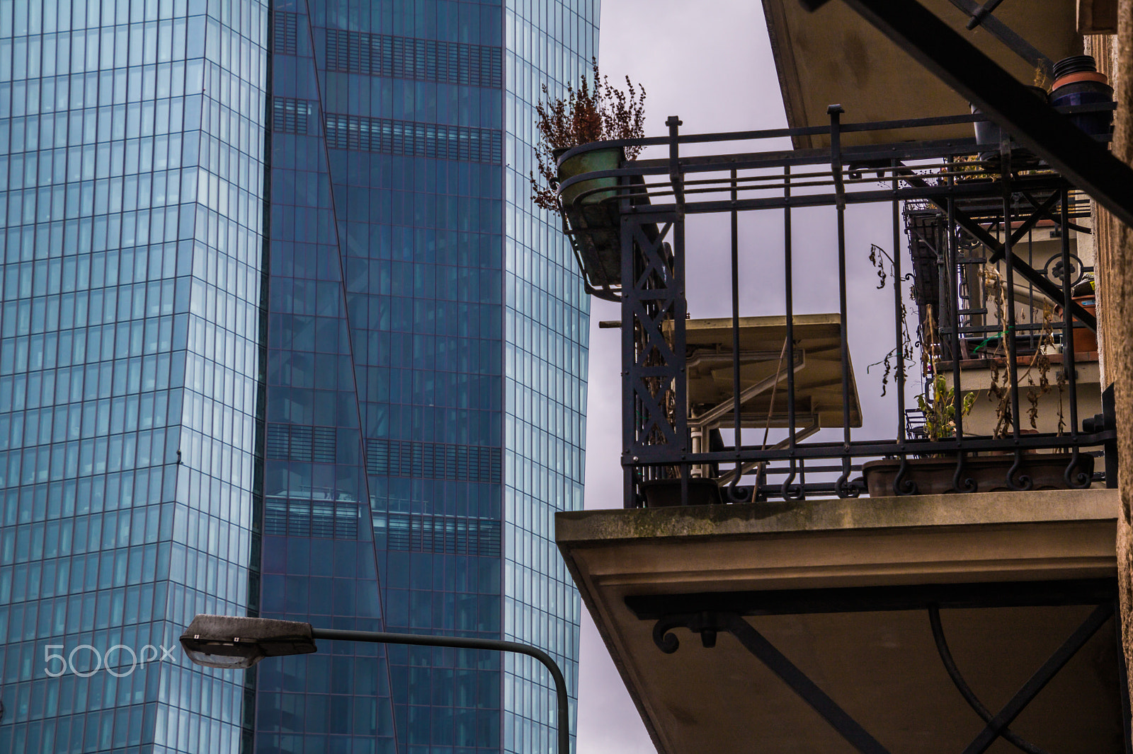Canon EOS 750D (EOS Rebel T6i / EOS Kiss X8i) sample photo. Architectur photography