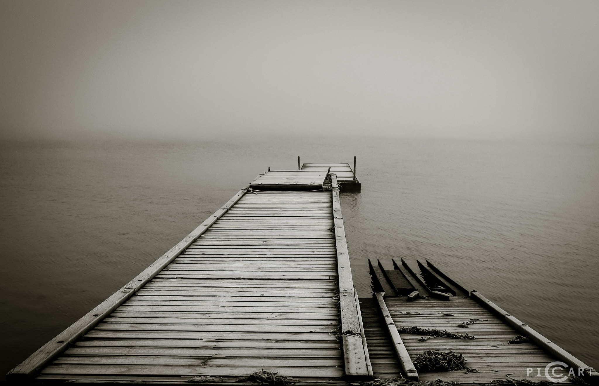 Sigma 24mm F1.4 DG HSM Art sample photo. Pier photography