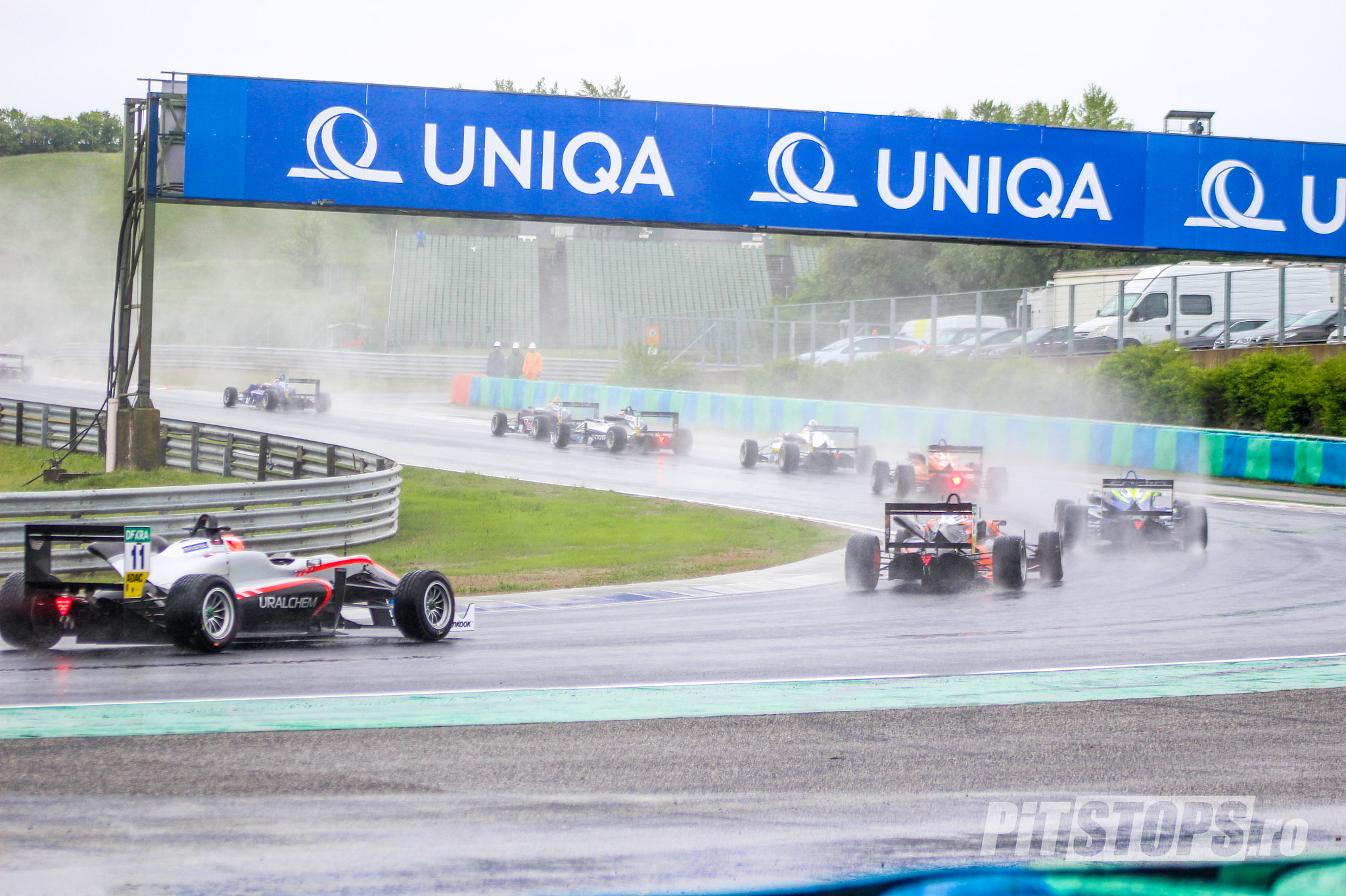 Canon EF 75-300mm f/4-5.6 USM sample photo. Formula 3 hungaroring 2016 - the peloton exits the penultimate turn photography