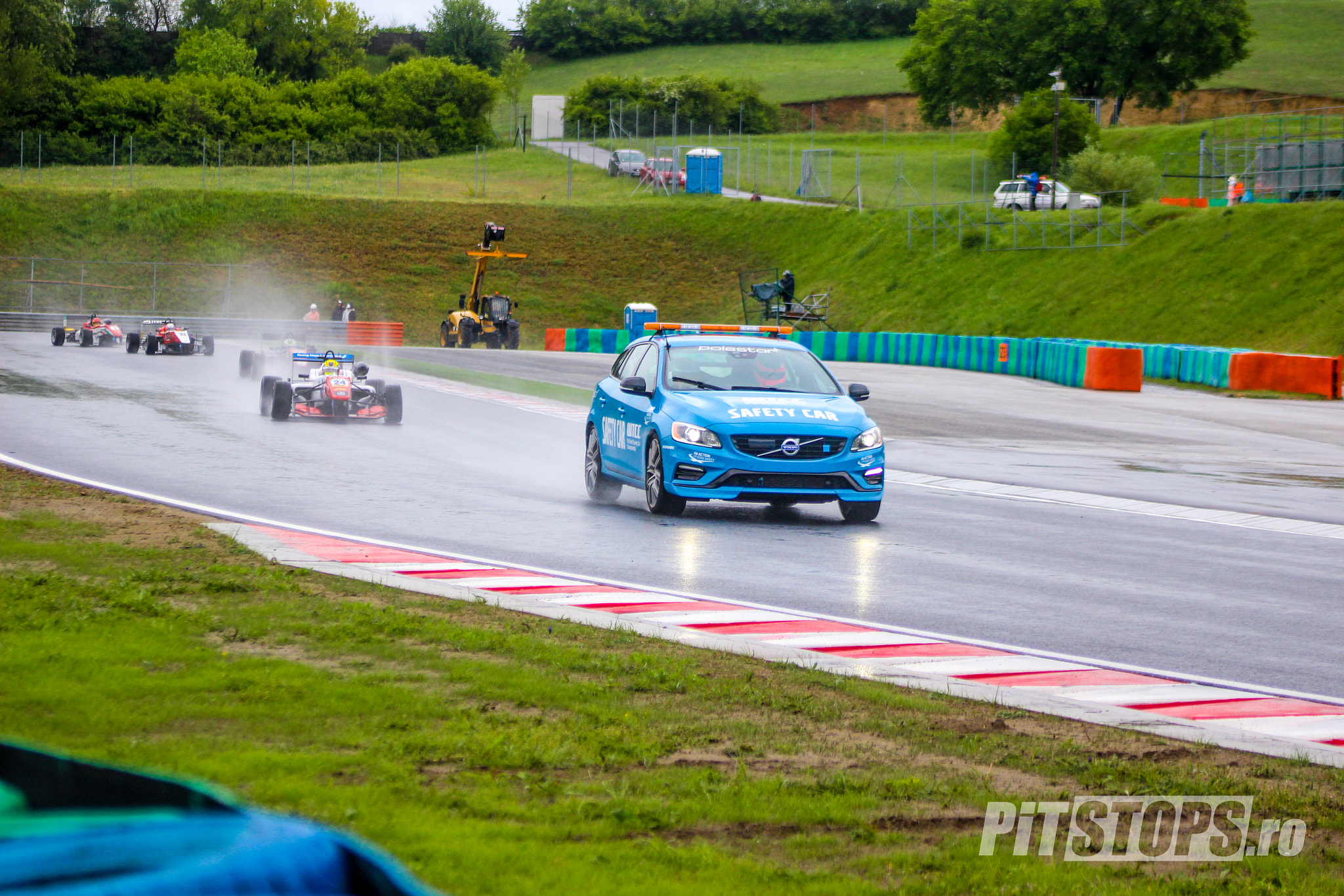 Canon EF 75-300mm f/4-5.6 USM sample photo. Formula 3 hungaroring 2016 - volvo sc paces the field photography