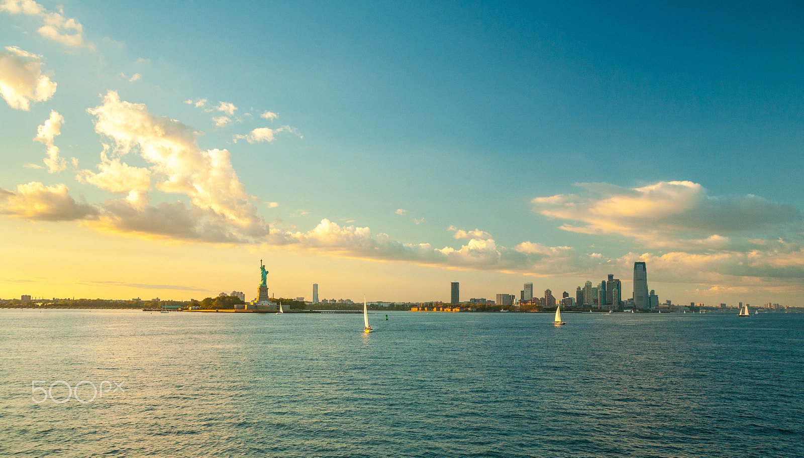 Canon EF 20-35mm F3.5-4.5 USM sample photo. Statue of liberty & nyc photography
